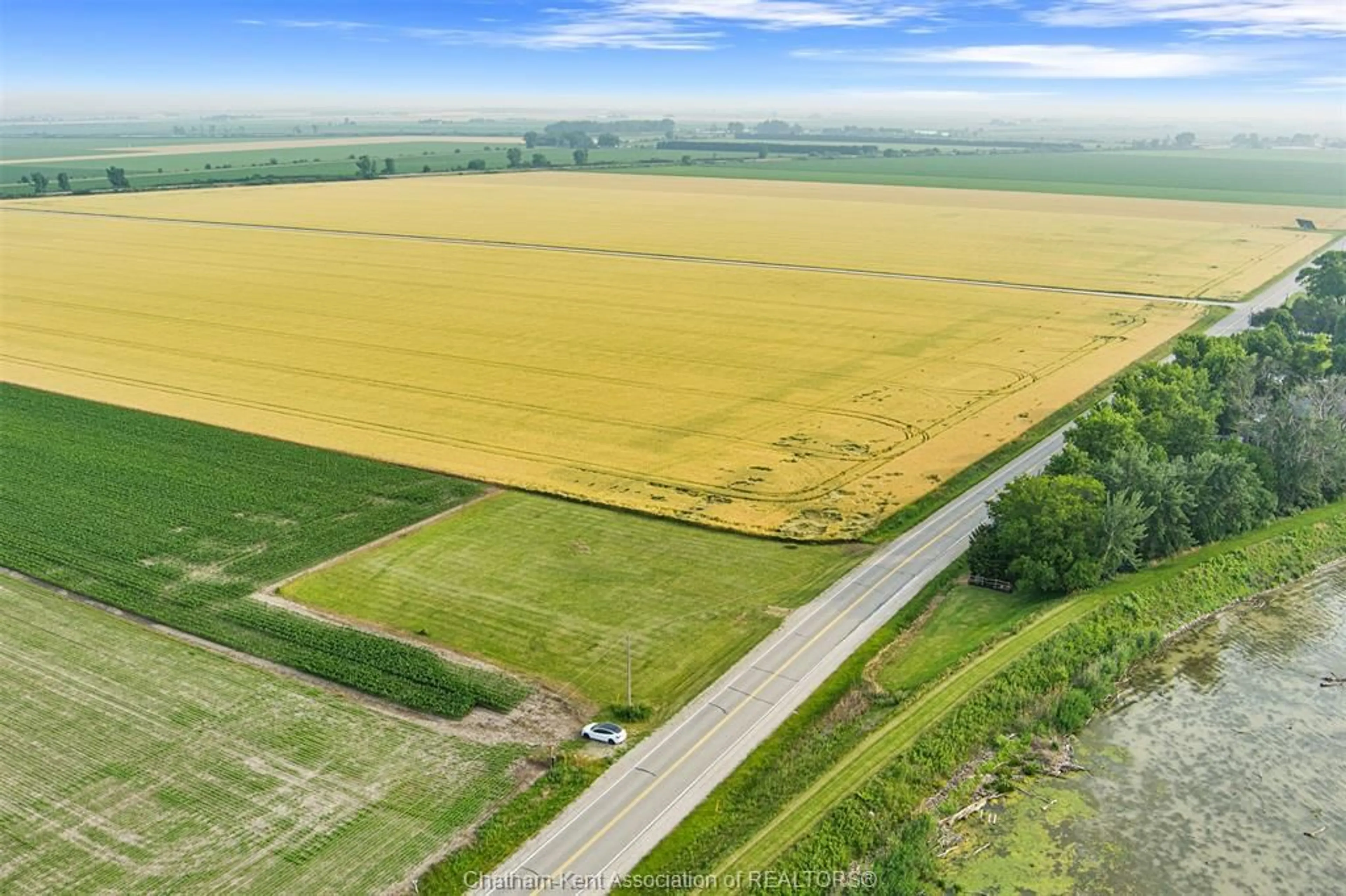 A pic from outside/outdoor area/front of a property/back of a property/a pic from drone, unknown for 5208 Tecumseh Line, Chatham-Kent Ontario N0P 2L0