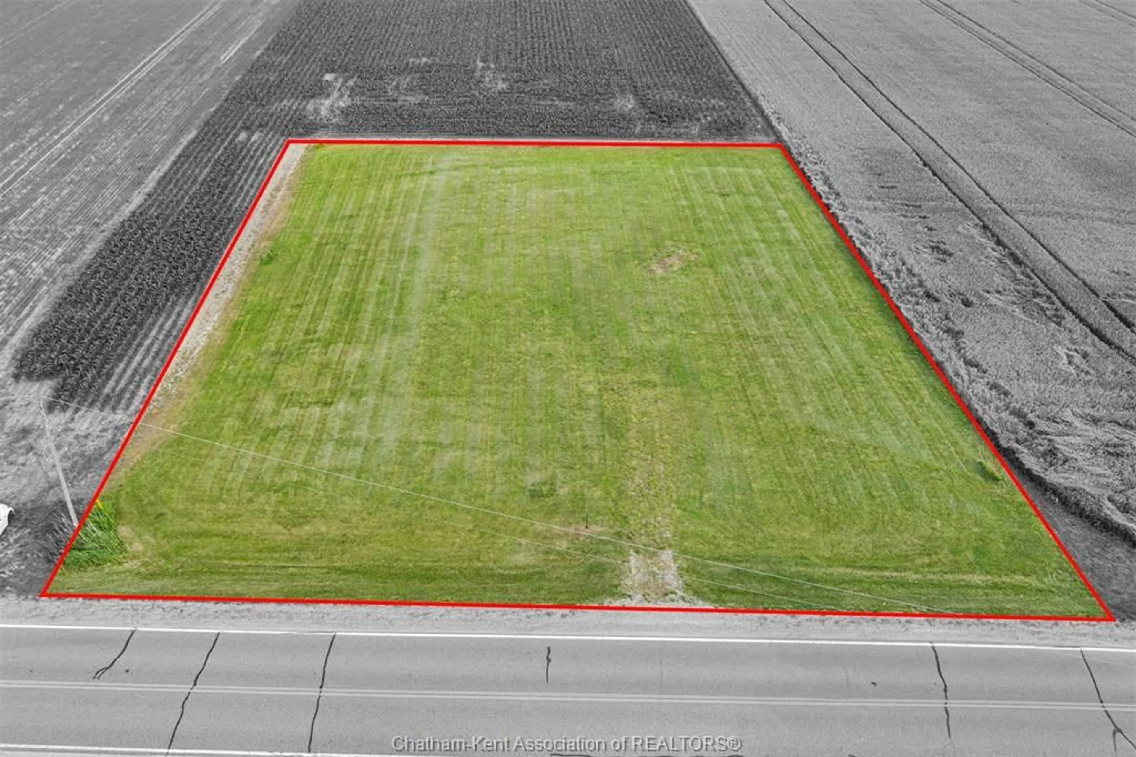 A pic from outside/outdoor area/front of a property/back of a property/a pic from drone, unknown for 5208 Tecumseh Line, Chatham-Kent Ontario N0P 2L0