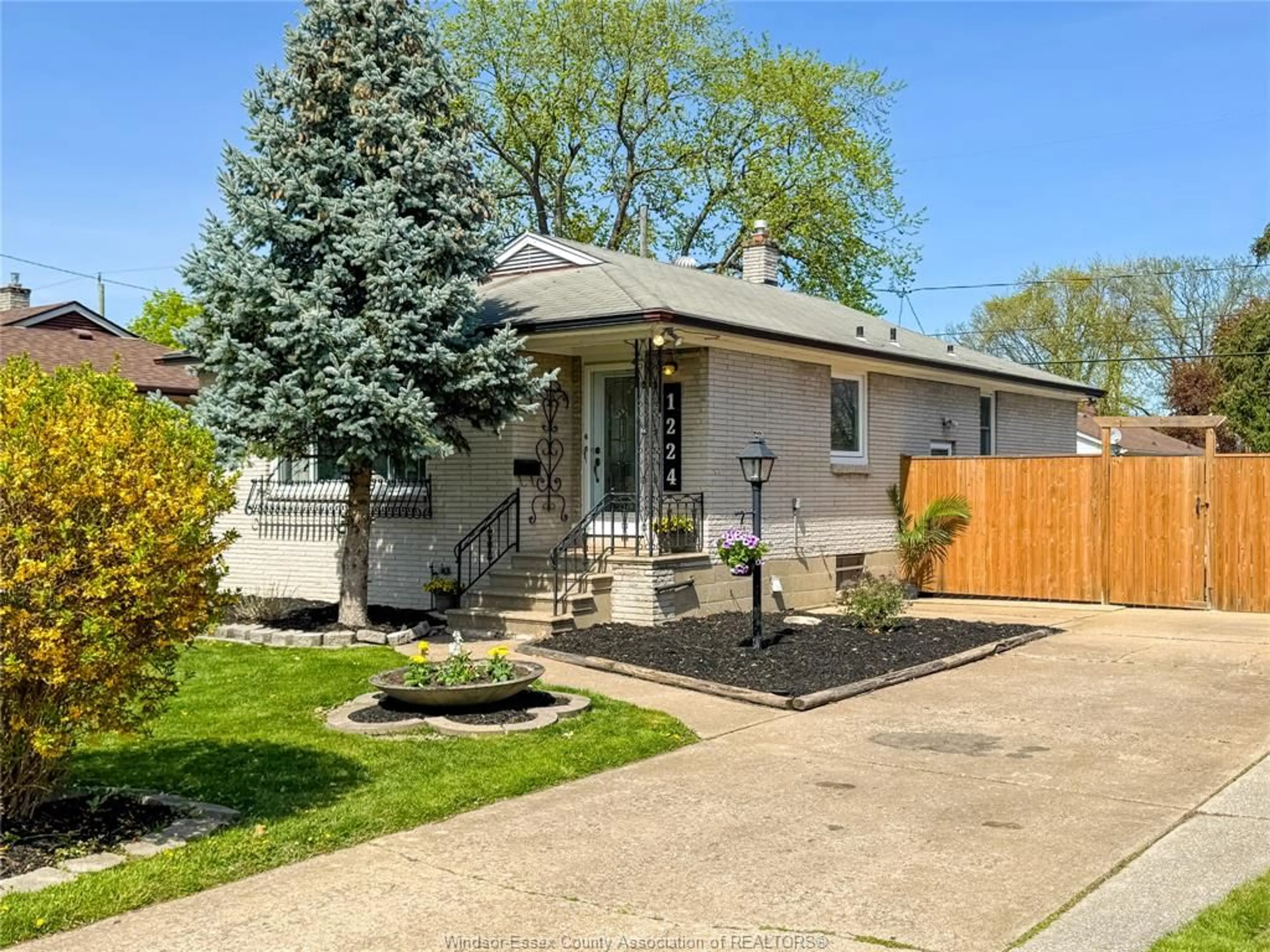 Home with brick exterior material, street for 1224 VIRGINIA, Windsor Ontario N8S 2Z2