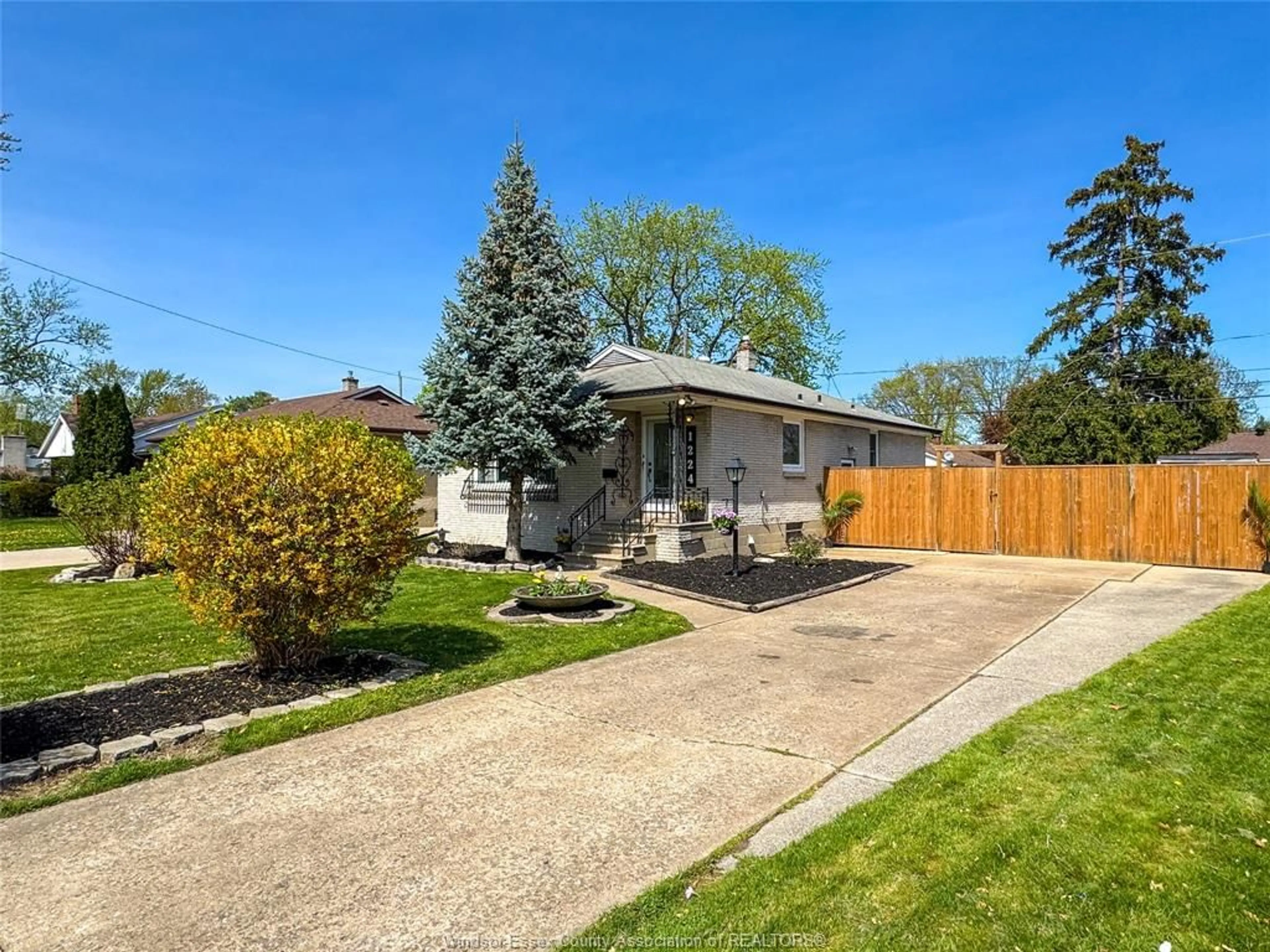 Home with brick exterior material, street for 1224 VIRGINIA, Windsor Ontario N8S 2Z2