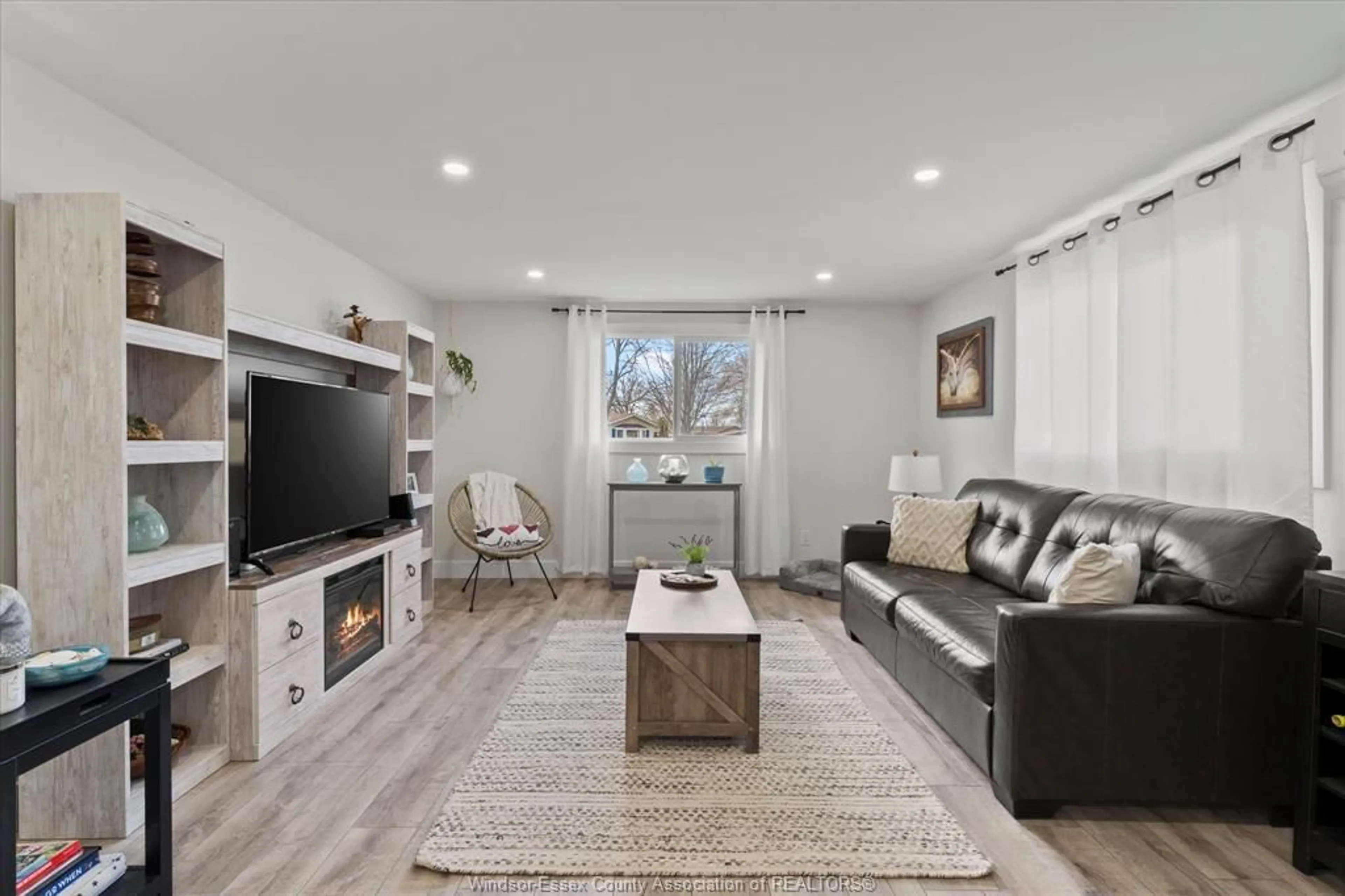 Living room with furniture, unknown for 388 NORTH MALDEN, Essex Ontario N8M 2Z3