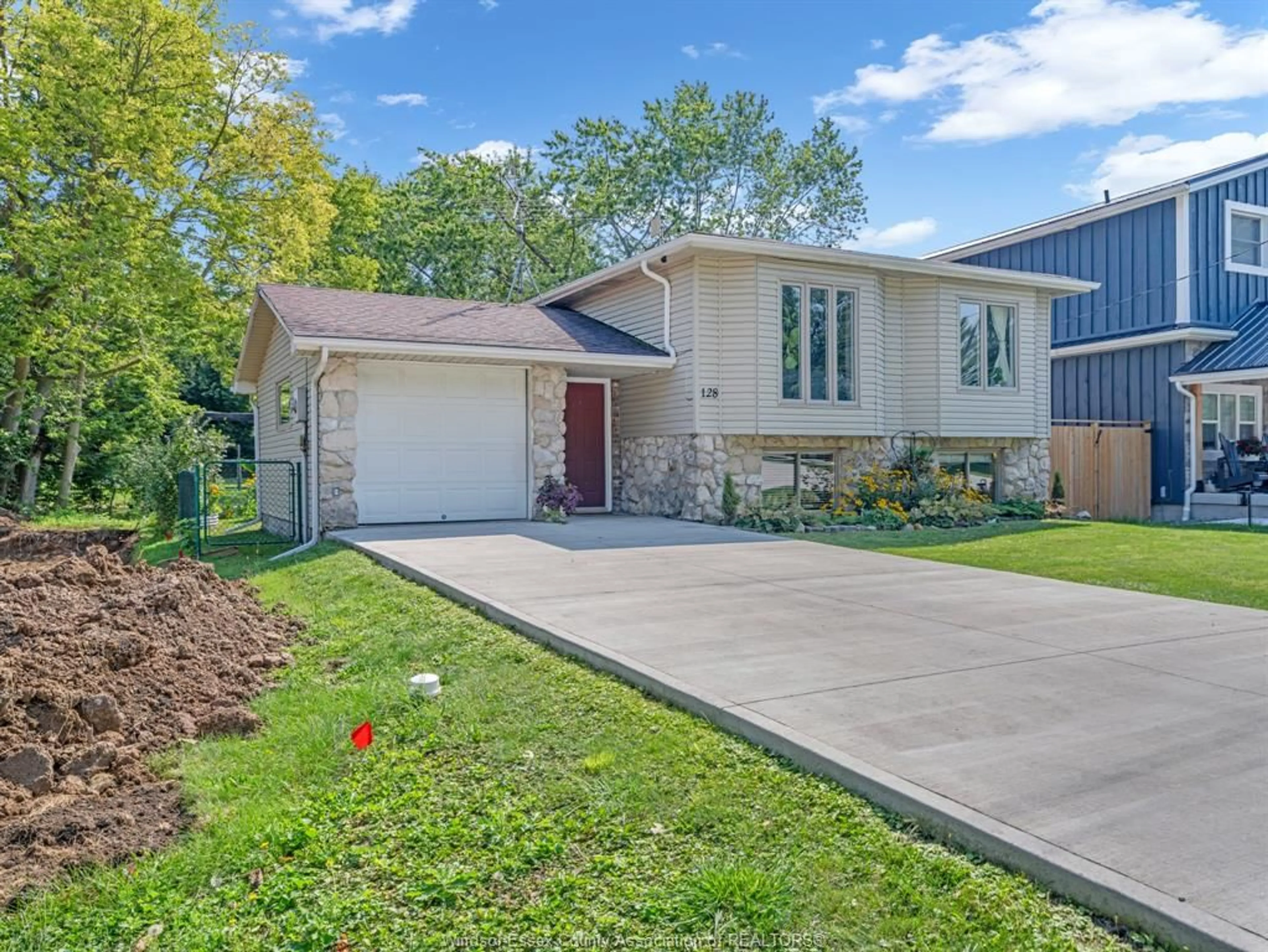 Unknown for 128 BELLCREFT Dr, Harrow Ontario N0R 1G0