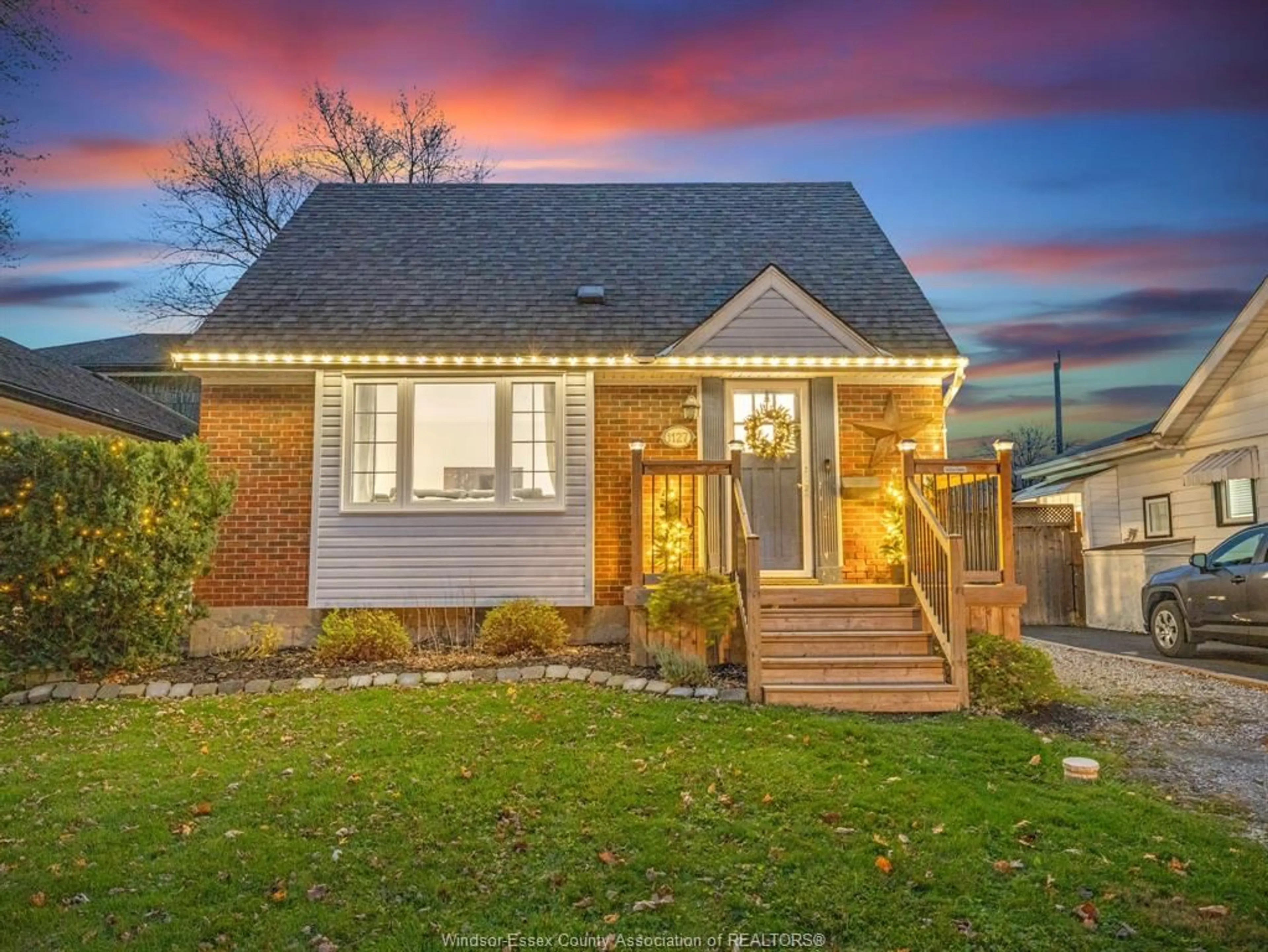Home with brick exterior material, street for 1127 GLIDDEN, Windsor Ontario N8S 2P2