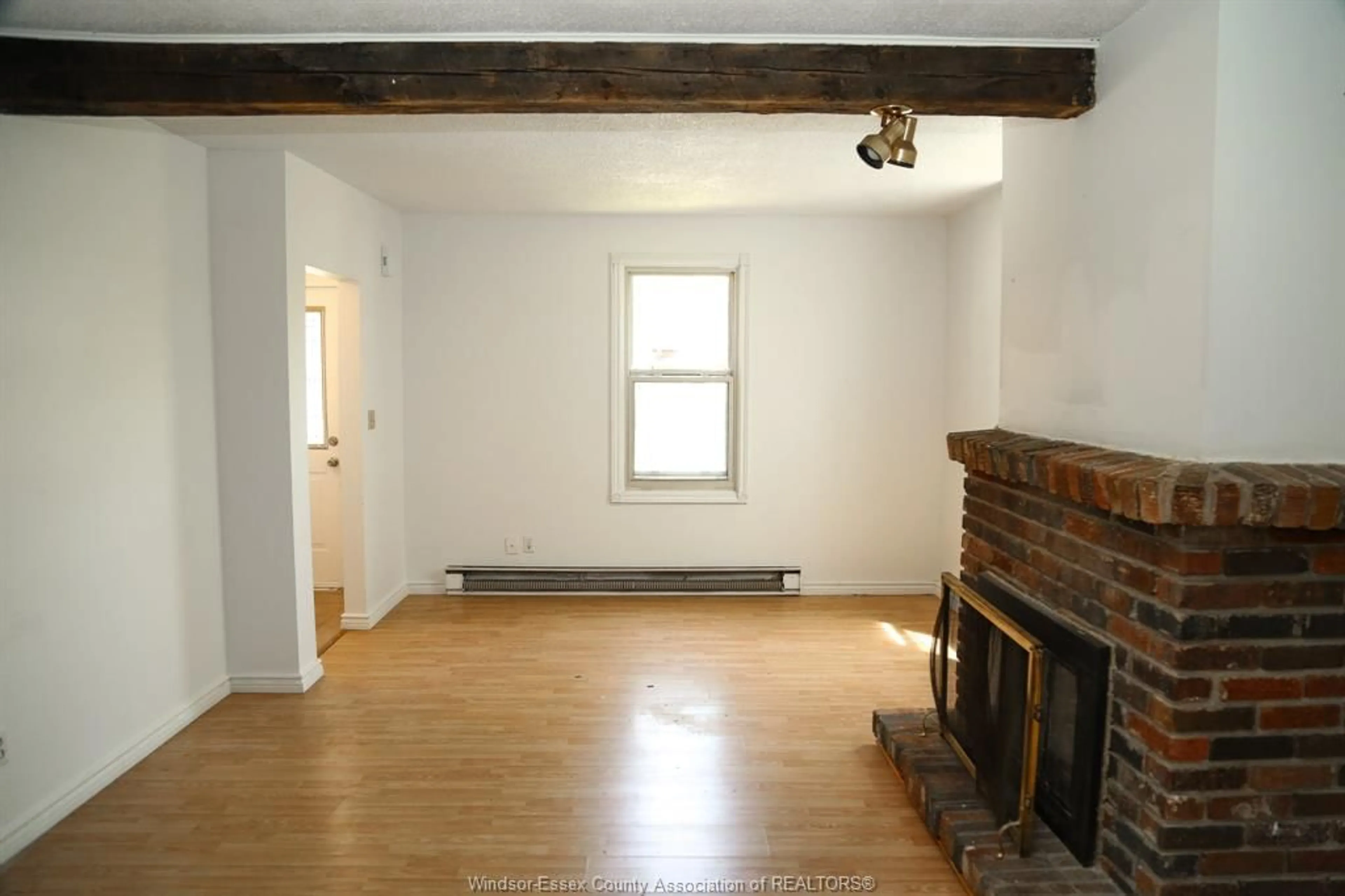 A pic of a room for 199 CURRY, Windsor Ontario N9B 2B4