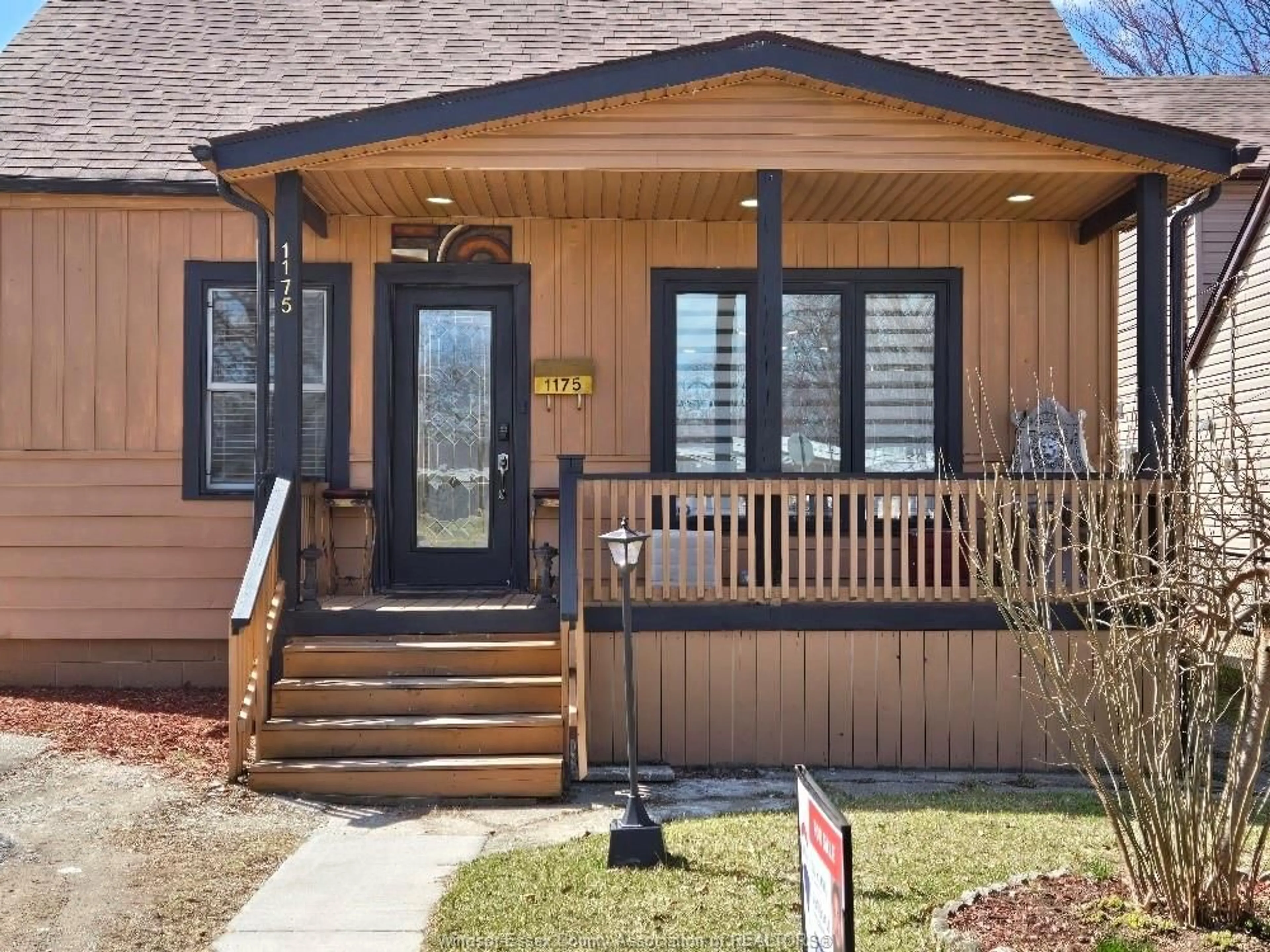 Home with vinyl exterior material, street for 1175 CAMPBELL, Windsor Ontario N9B 3M7