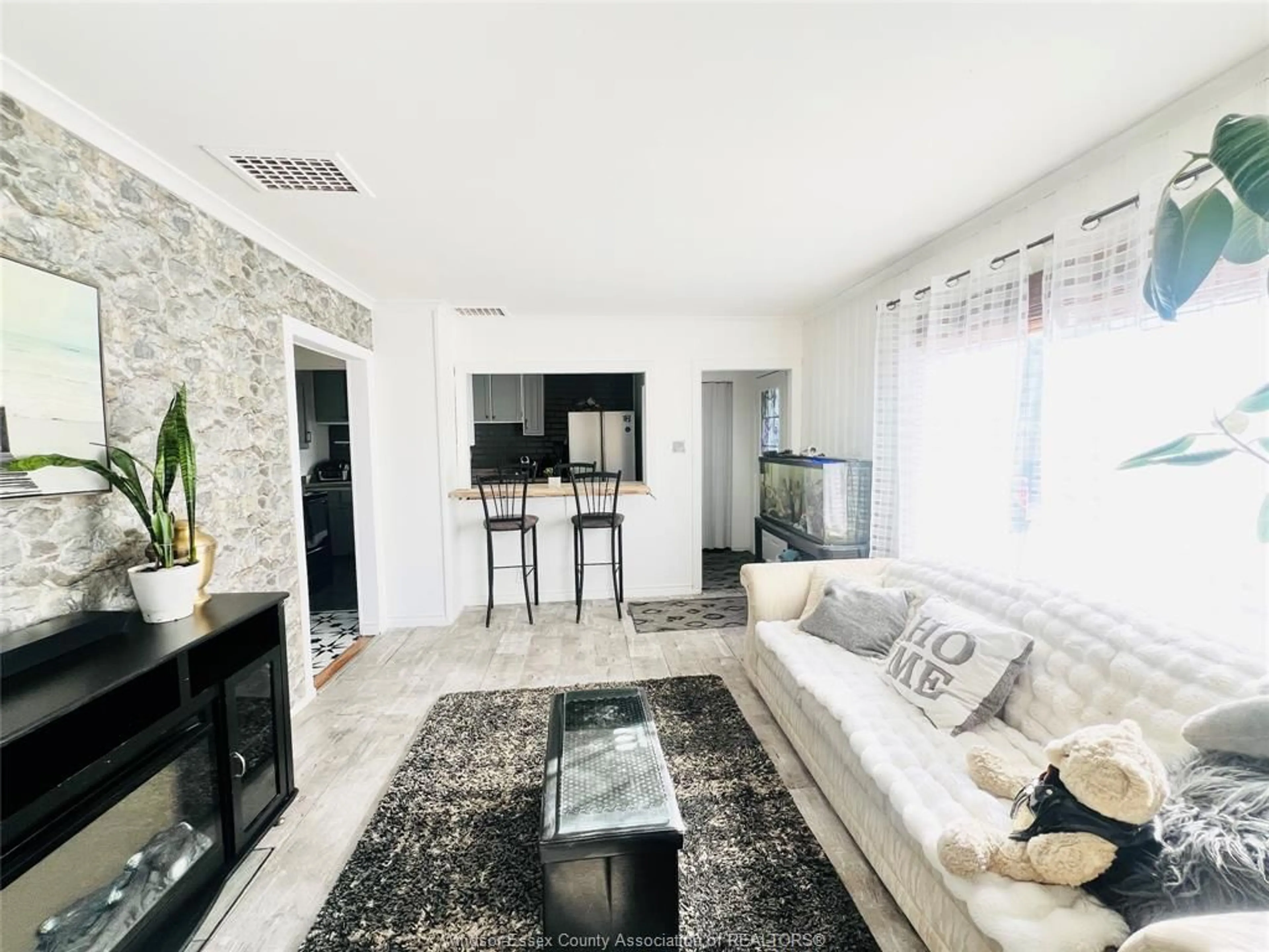 Living room with furniture, unknown for 1327 GRANVILLE Cres, Windsor Ontario N9C 3N7