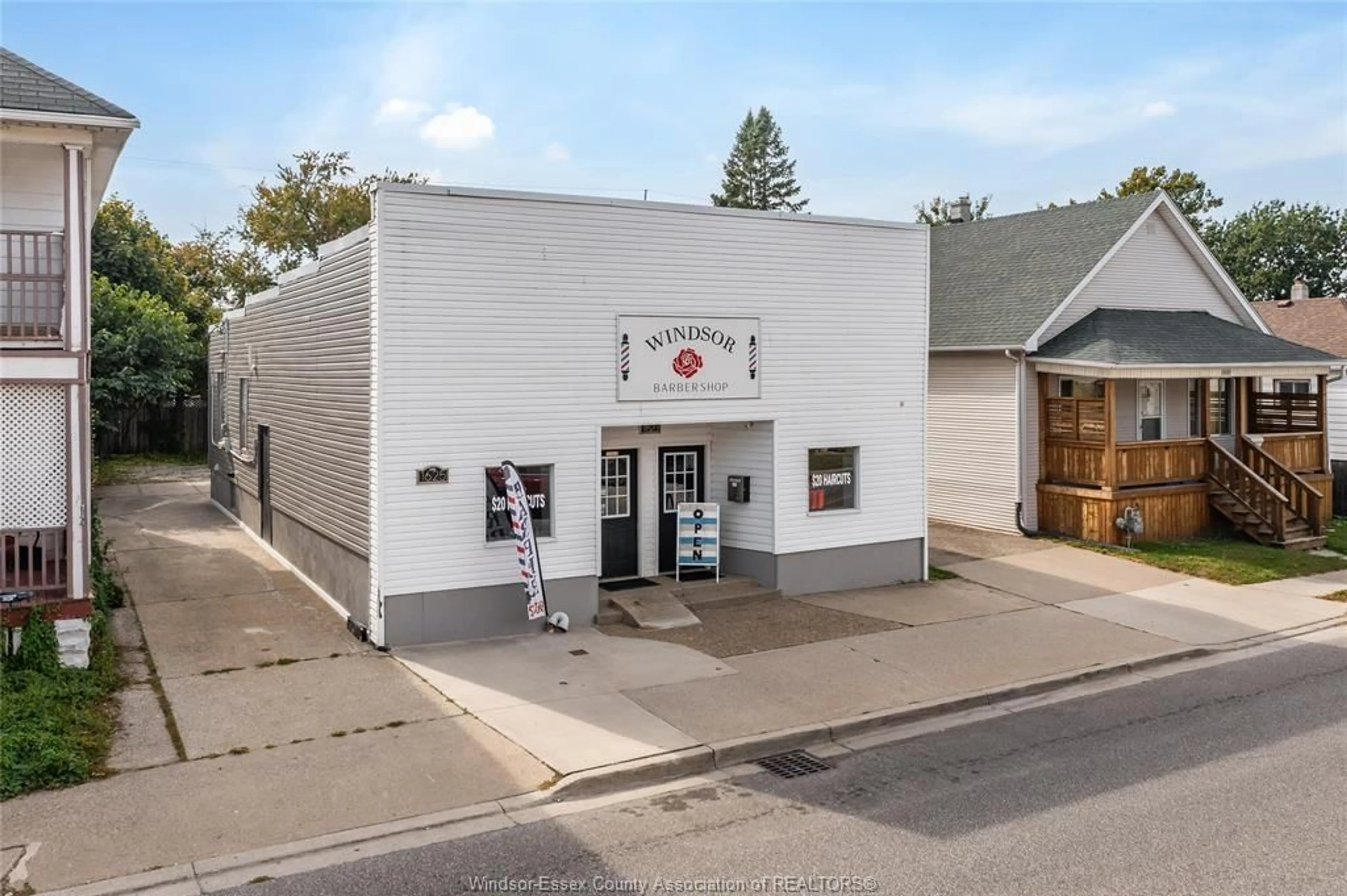 A pic from outside/outdoor area/front of a property/back of a property/a pic from drone, building for 1623-25 DROUILLARD, Windsor Ontario N8Y 2S4