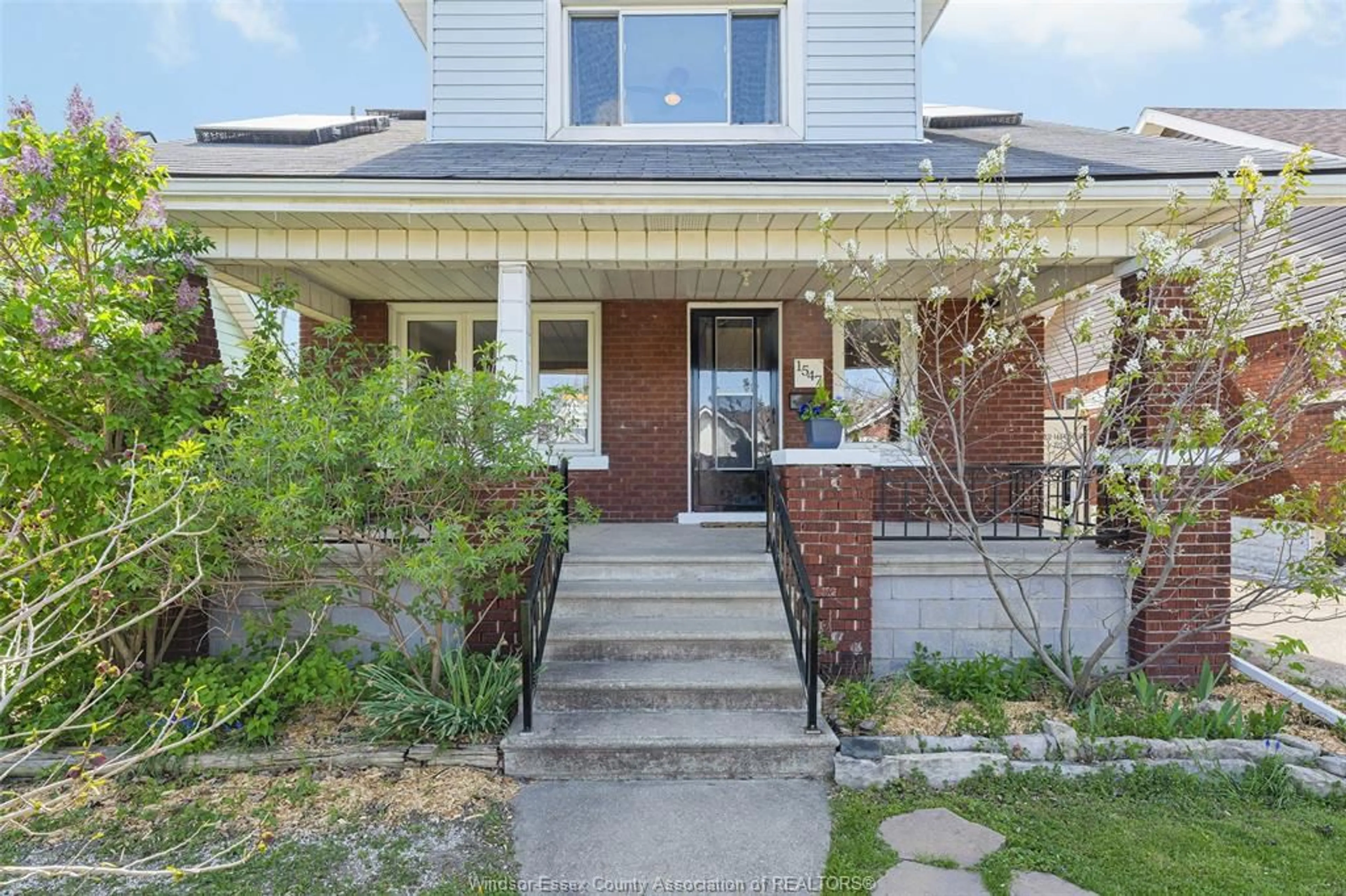 Home with brick exterior material, street for 1547 PIERRE Ave, Windsor Ontario N8X 4P6