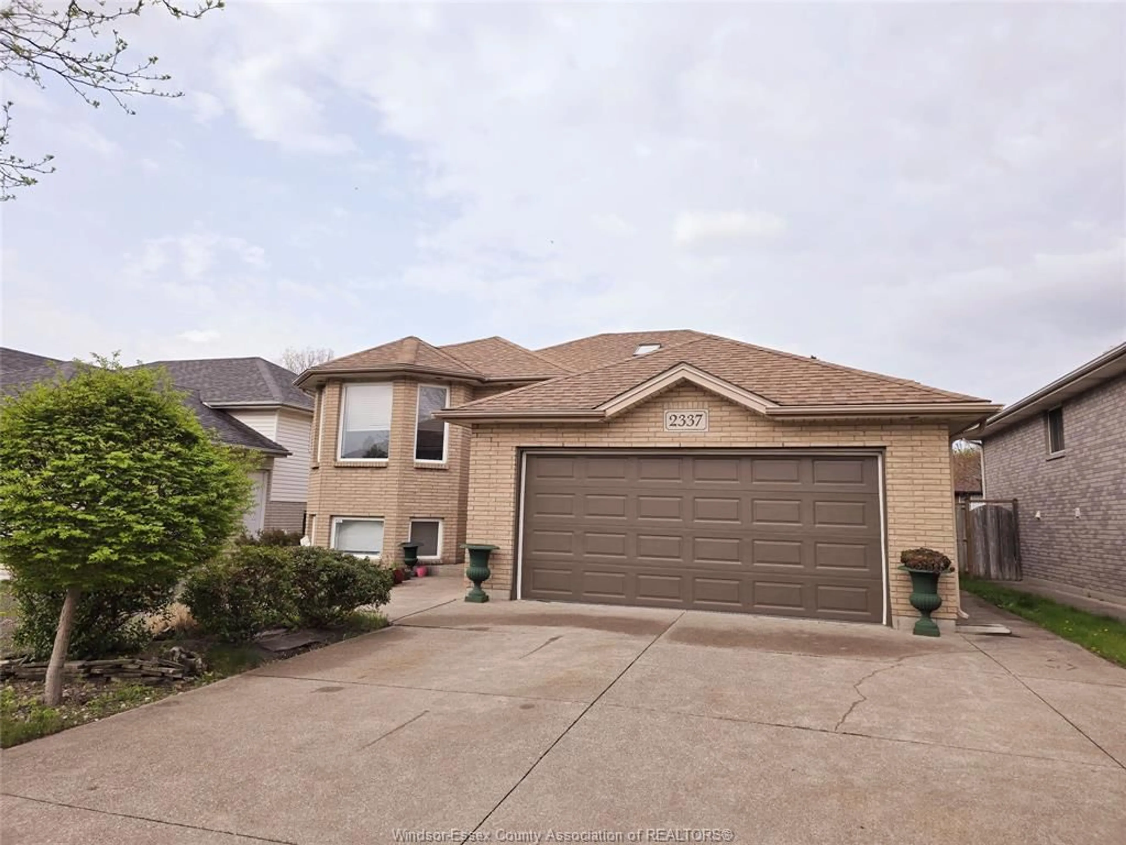 Unknown for 2337 ST. CLAIR, Windsor Ontario N9E 4S7