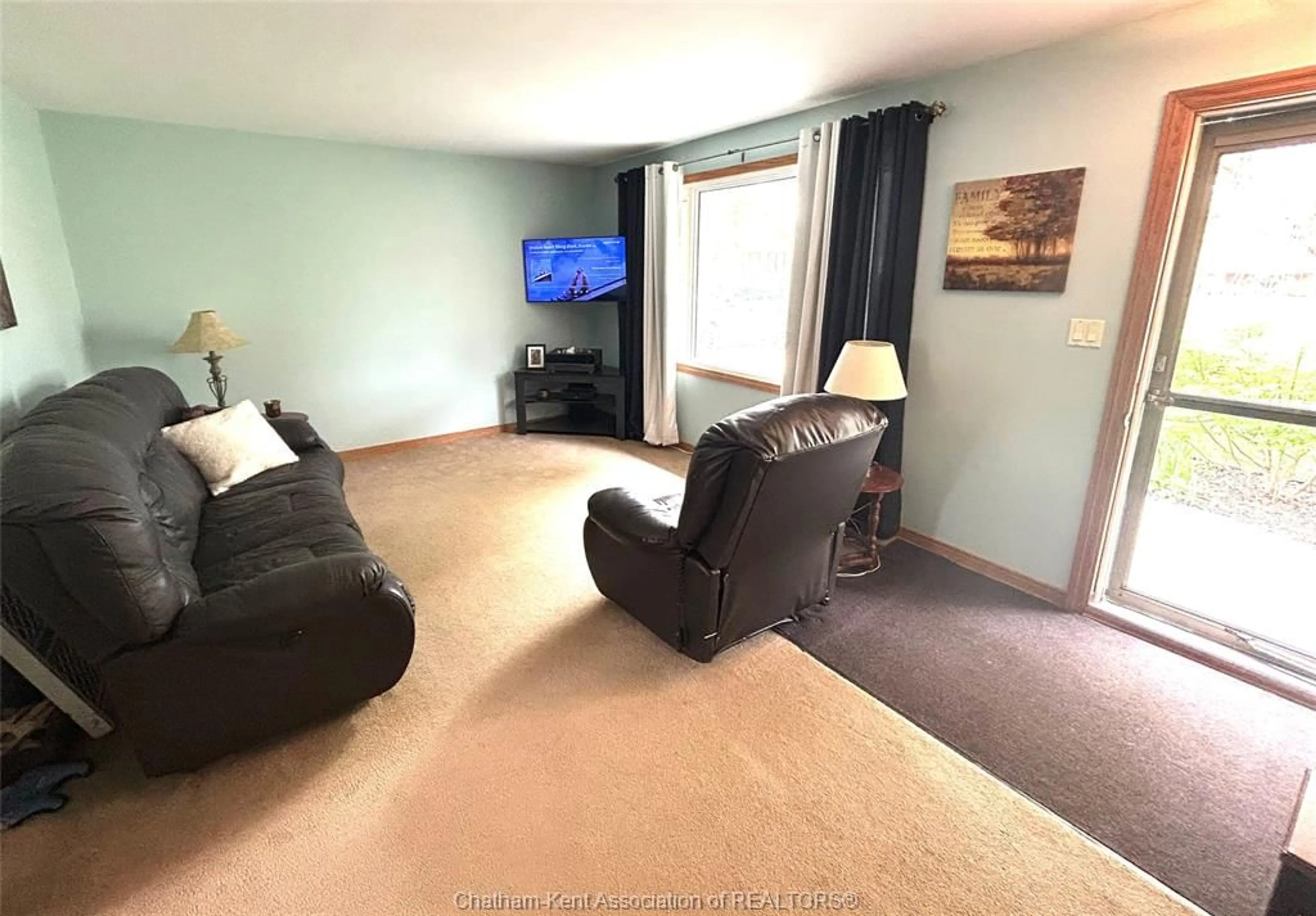 Living room with furniture, unknown for 111 LARK St, Chatham Ontario N7L 3X6