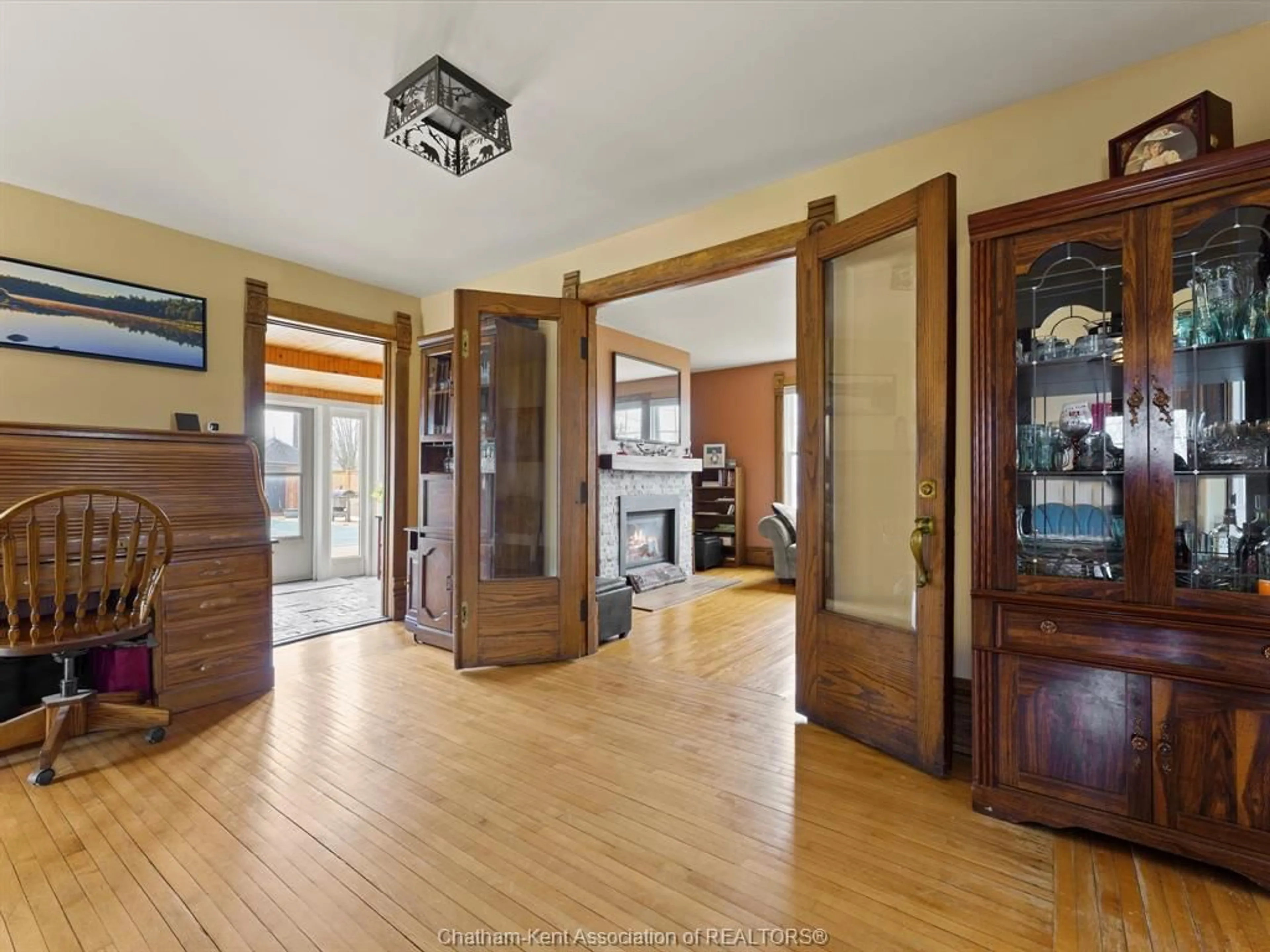 Indoor foyer for 42 Middleton Line, Wheatley Ontario N0P 2P0