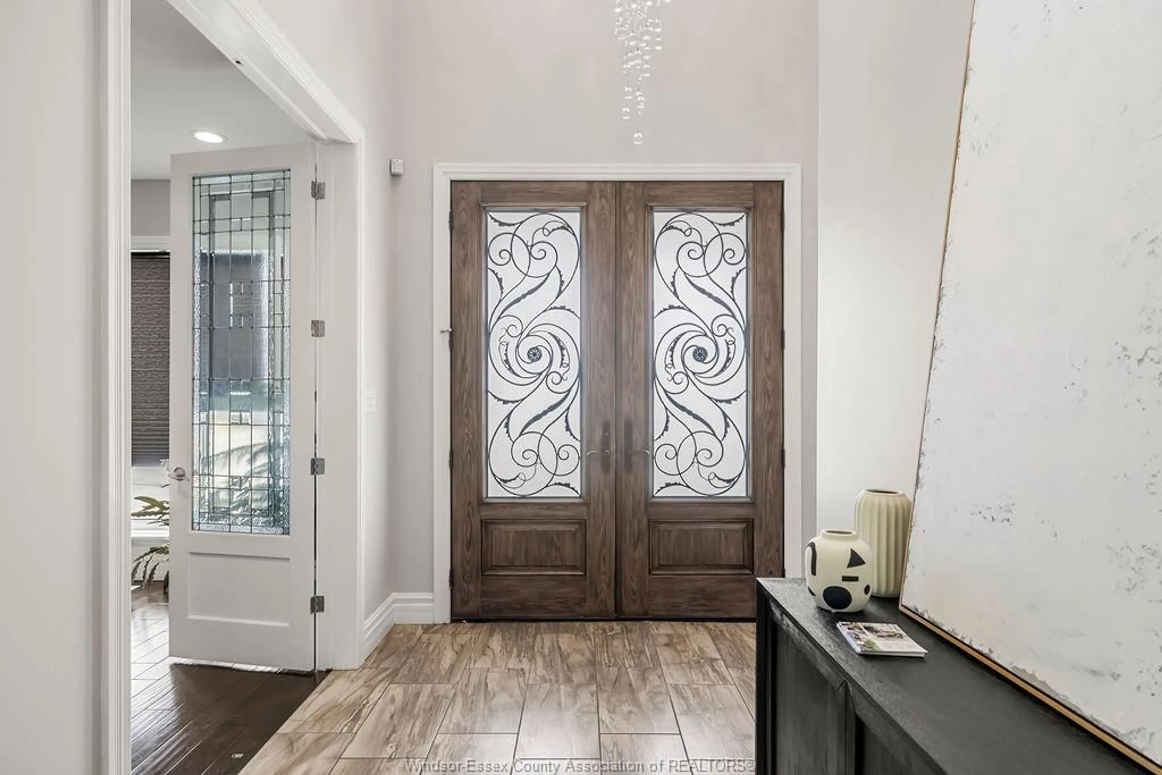 Indoor entryway for 220 SELINA, Lakeshore Ontario N0R 1A0