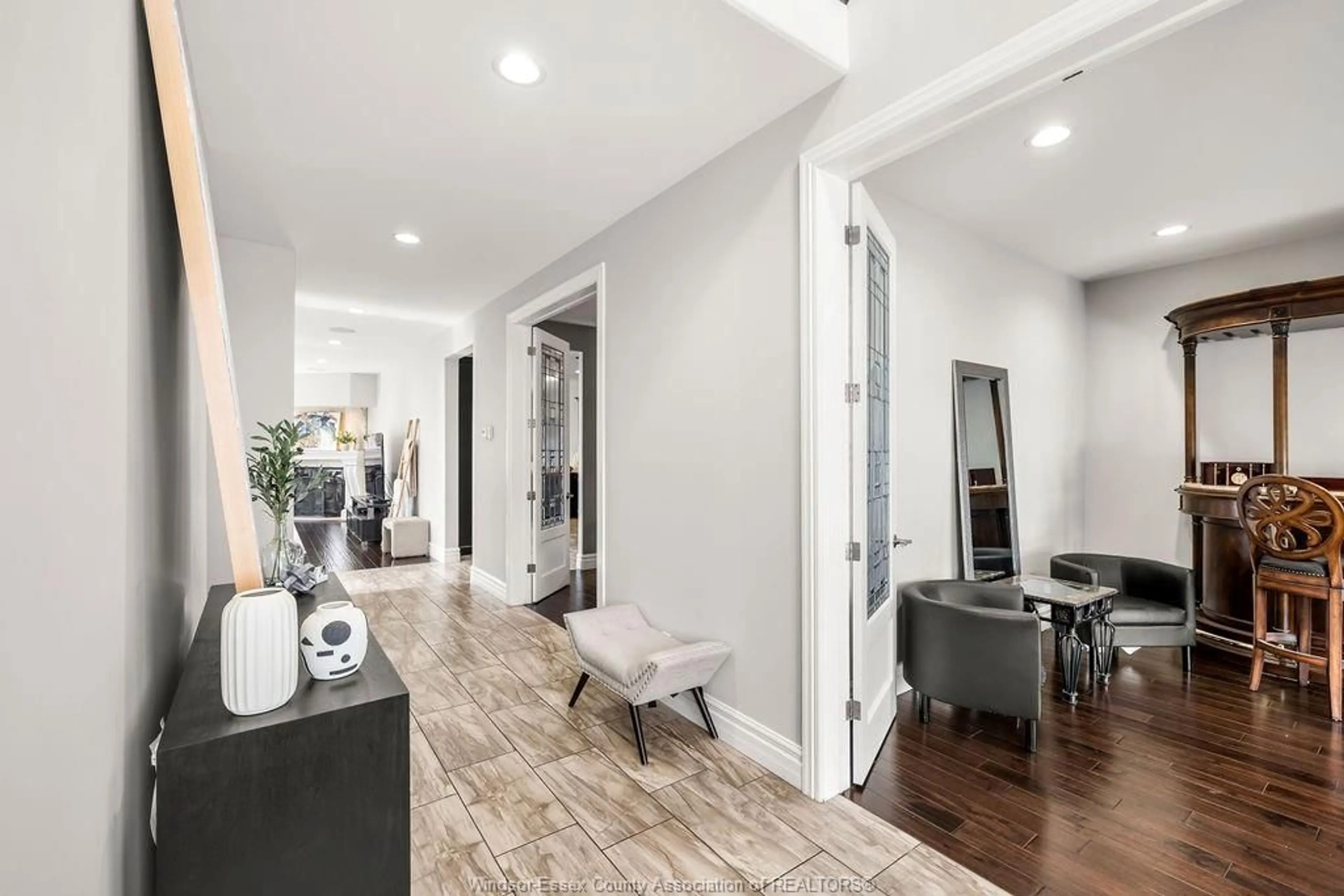 Indoor entryway for 220 SELINA, Lakeshore Ontario N0R 1A0