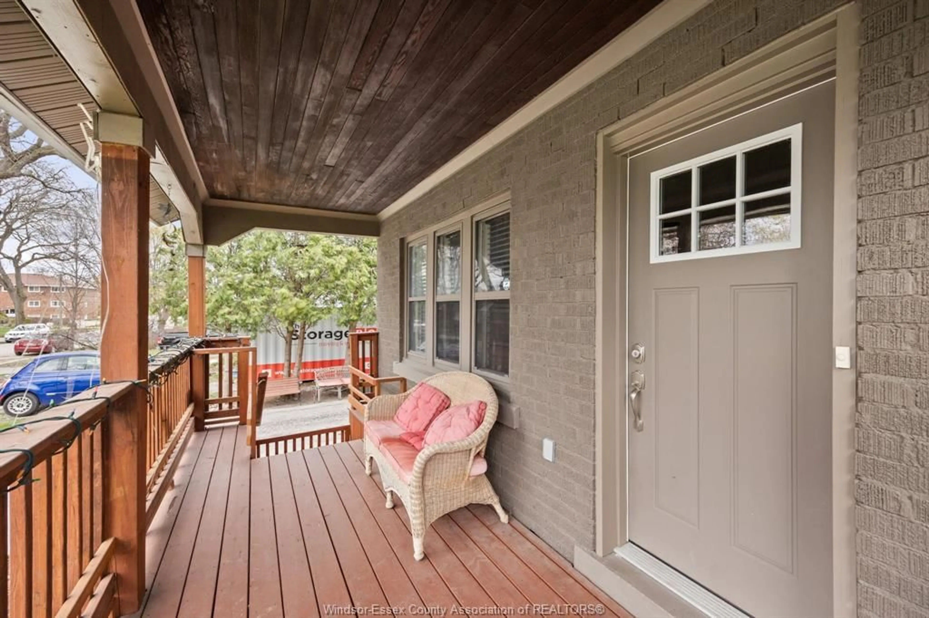 Patio, street for 860 FORD, Windsor Ontario N8S 2E7