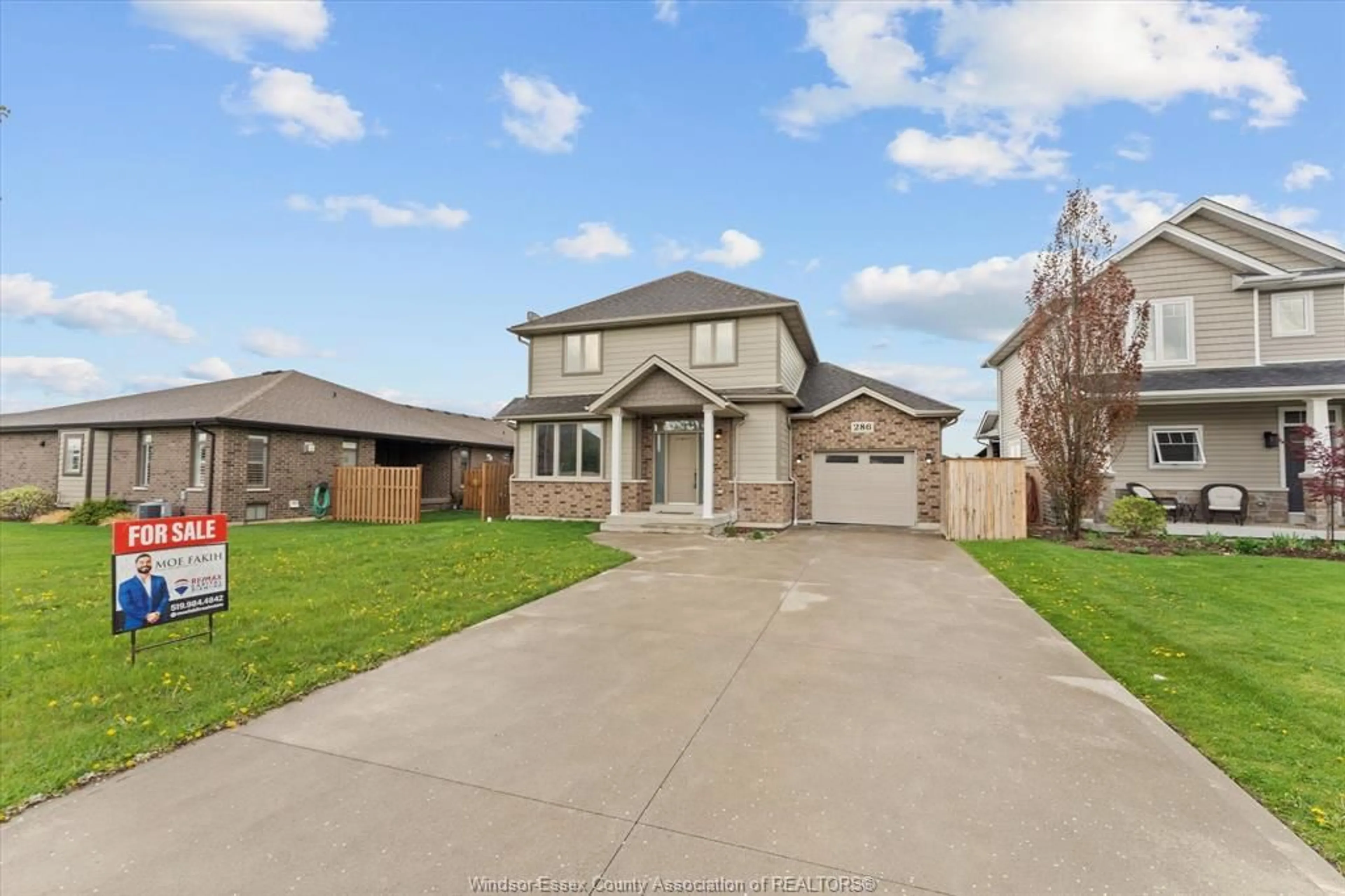 Home with brick exterior material, street for 286 GOLFVIEW Dr, Amherstburg Ontario N9V 1A0