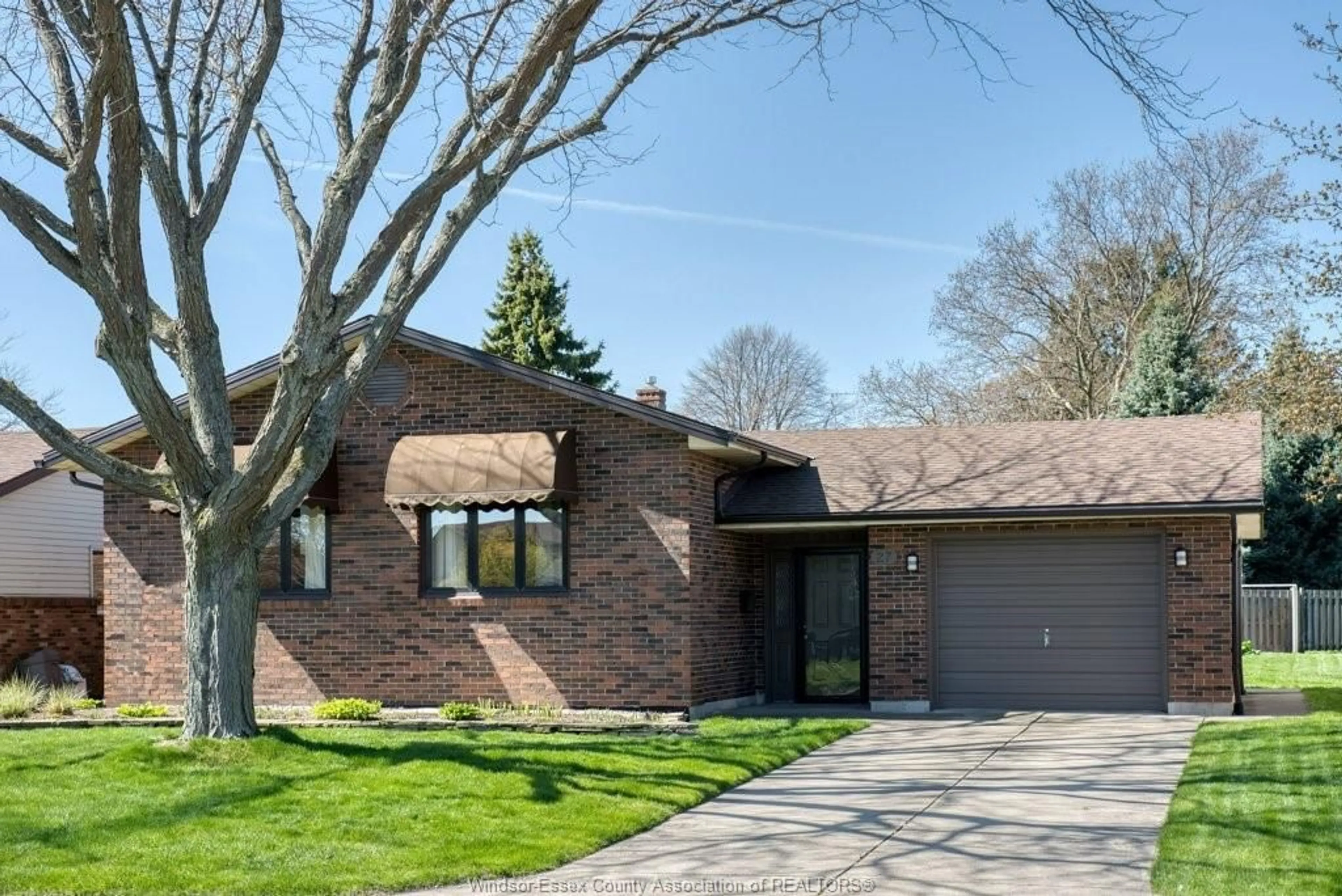 Home with brick exterior material, street for 27 BENNIE, Leamington Ontario N8H 4M1