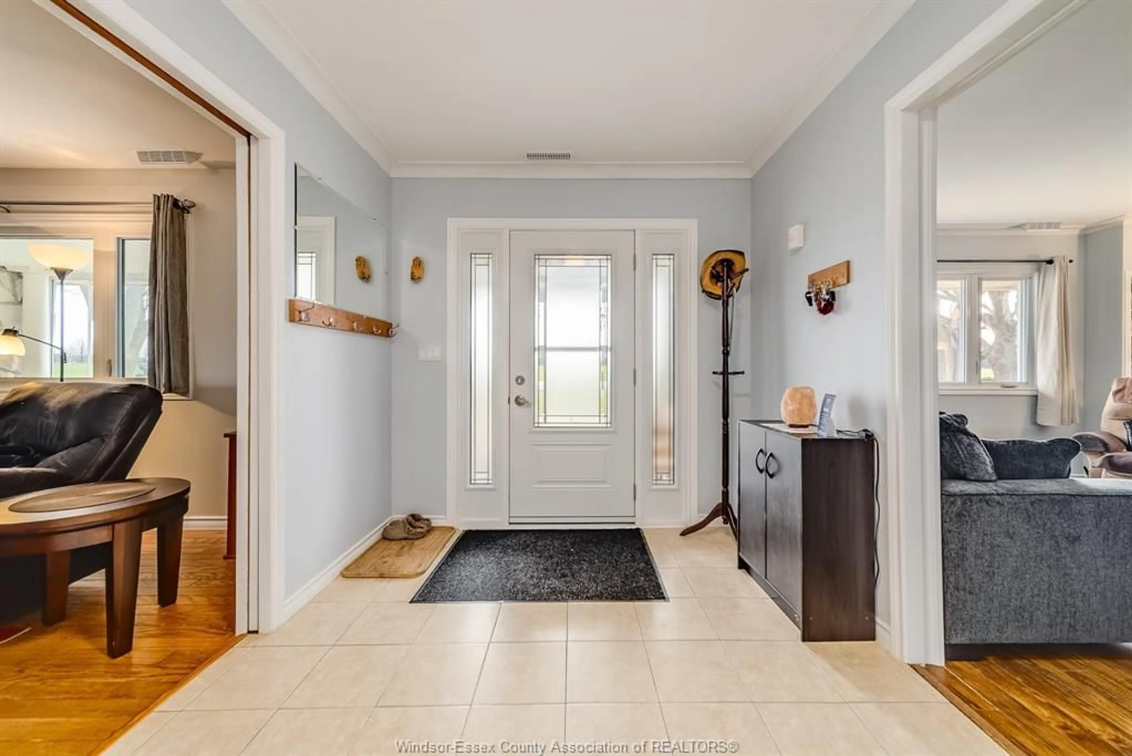 Indoor entryway for 475 COUNTY RD 13 Rd, Harrow Ontario N0R 1G0