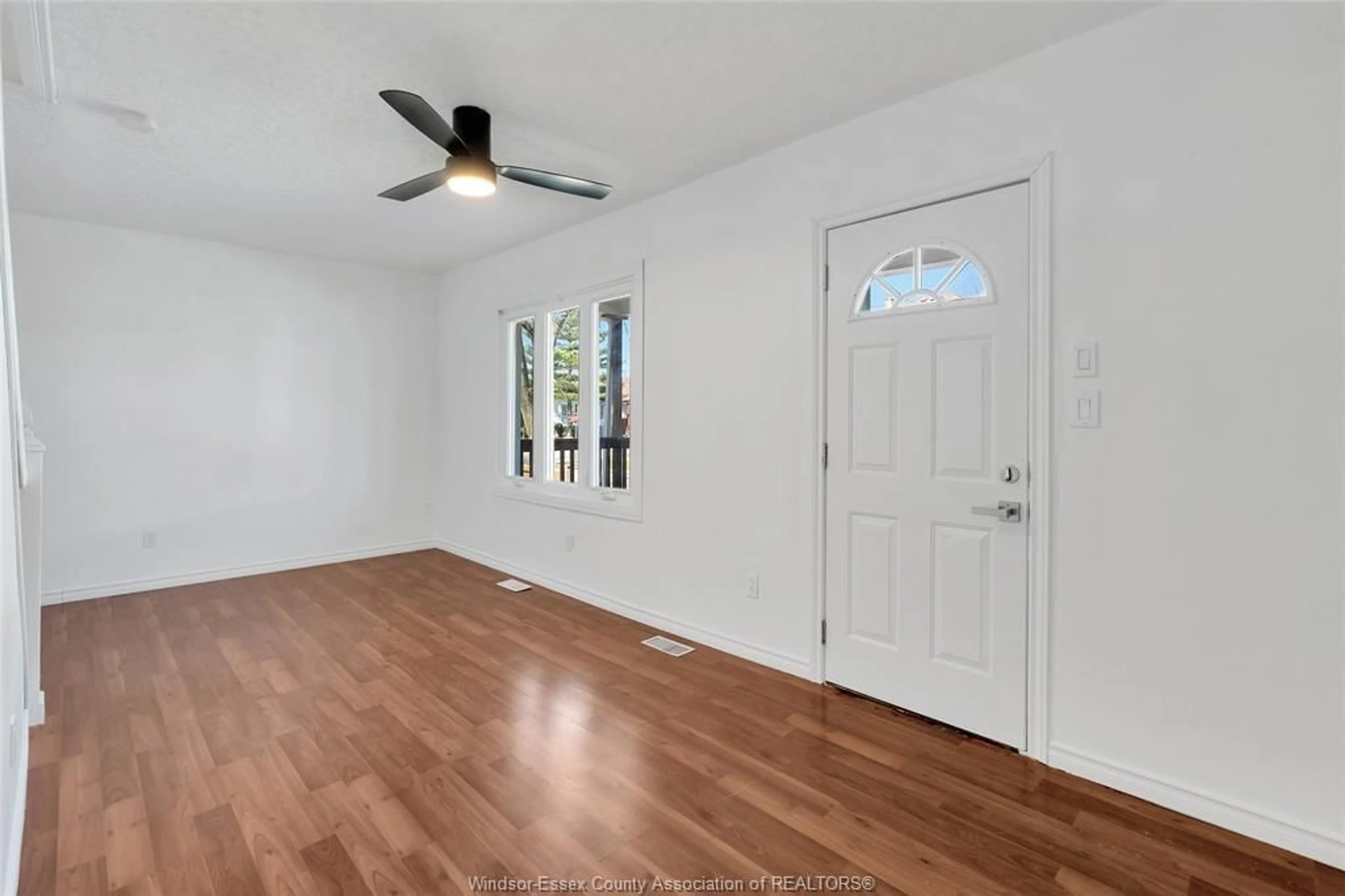A pic of a room for 1335 Richmond St, Windsor Ontario N9A 4A9