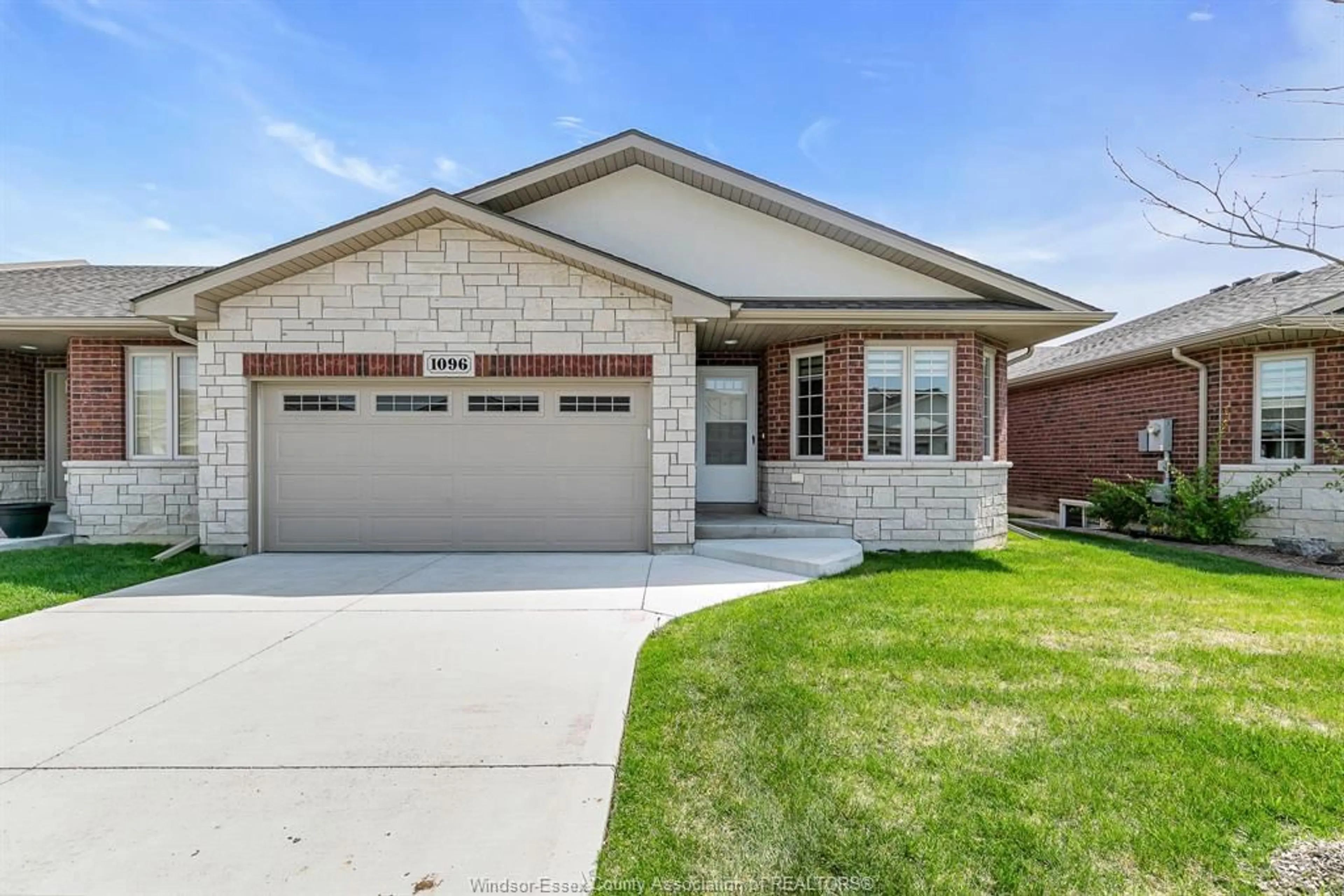 Home with brick exterior material, street for 1096 COPELAND Ave, Windsor Ontario N8P 0C3