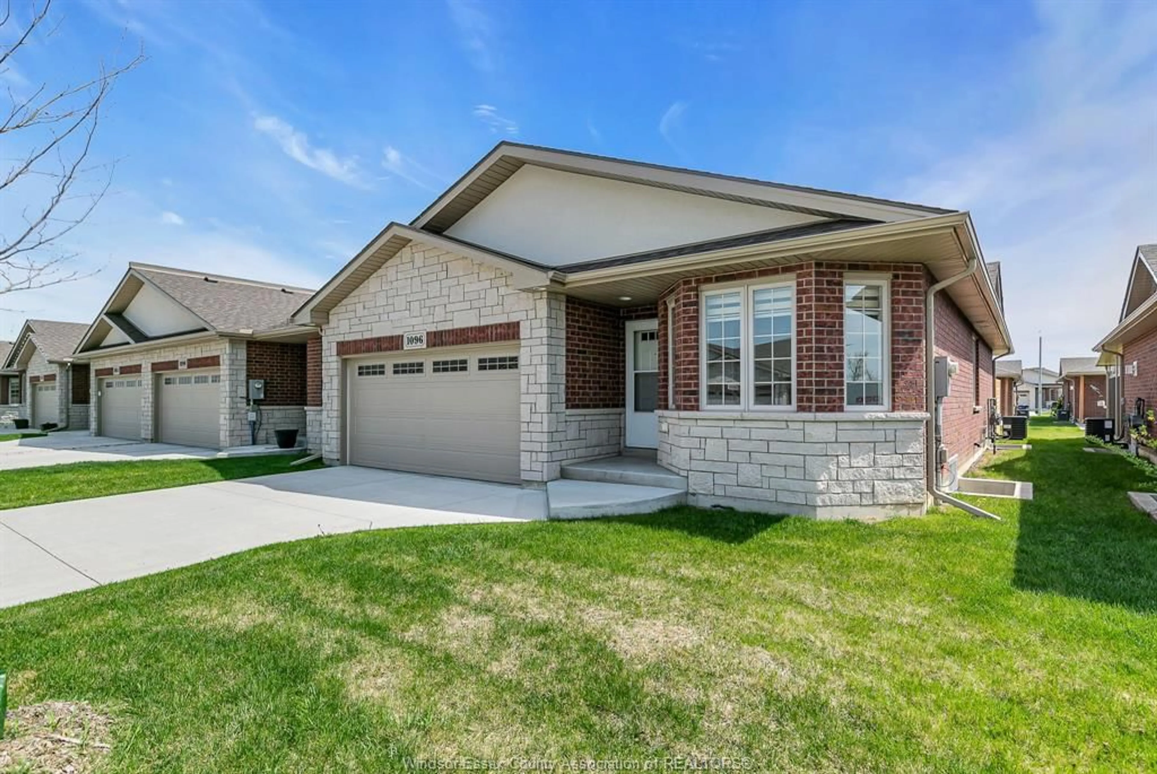 Home with brick exterior material, street for 1096 COPELAND Ave, Windsor Ontario N8P 0C3