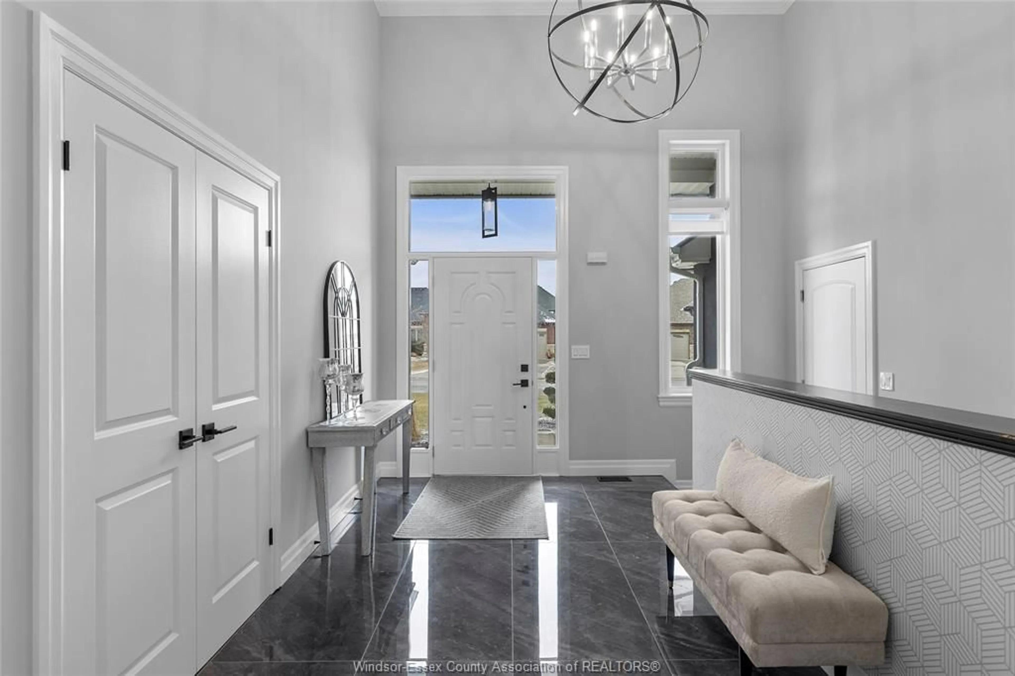Indoor entryway for 182 MAXWELL, Lakeshore Ontario N8L 0T1