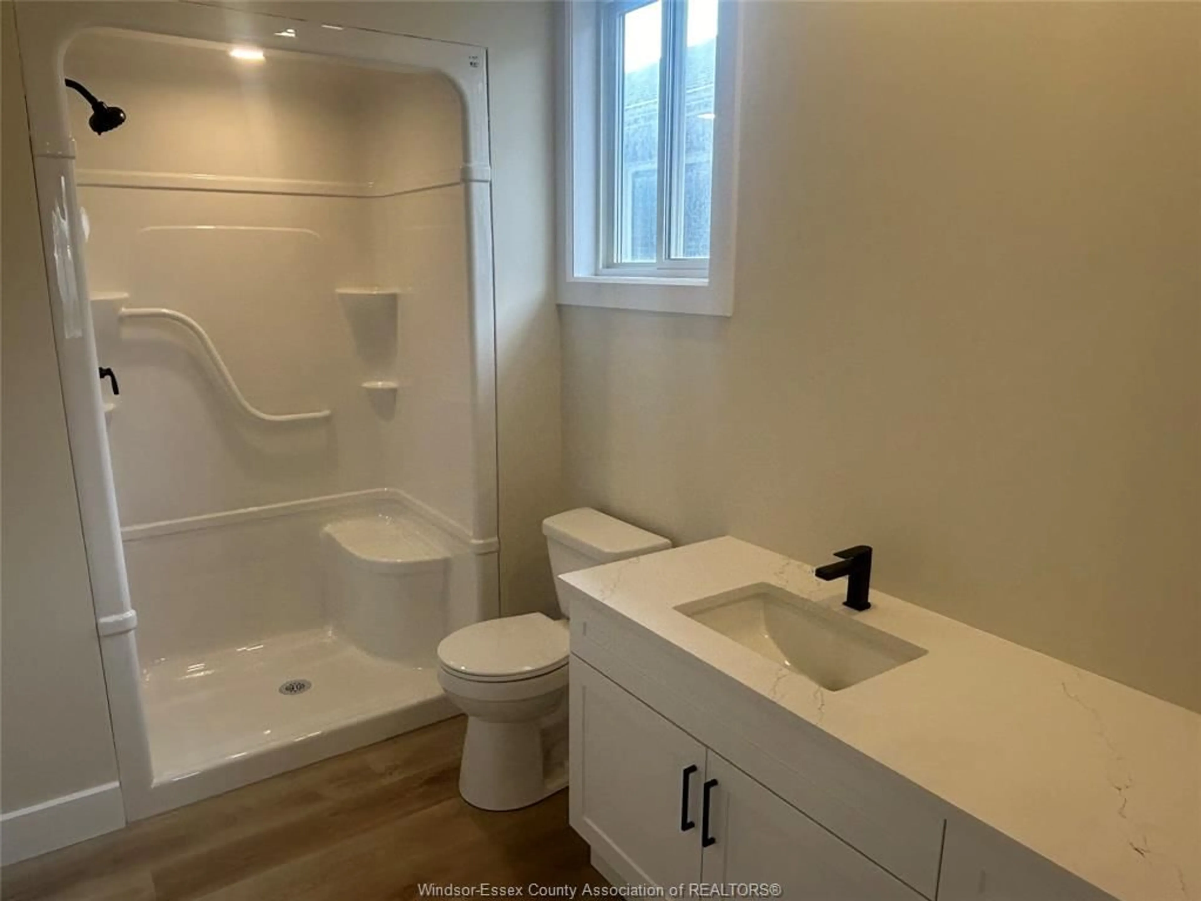 Standard bathroom, ceramic/tile floor for 12 YELLOW BRIDGE Cres, Wheatley Ontario N0P 2P0