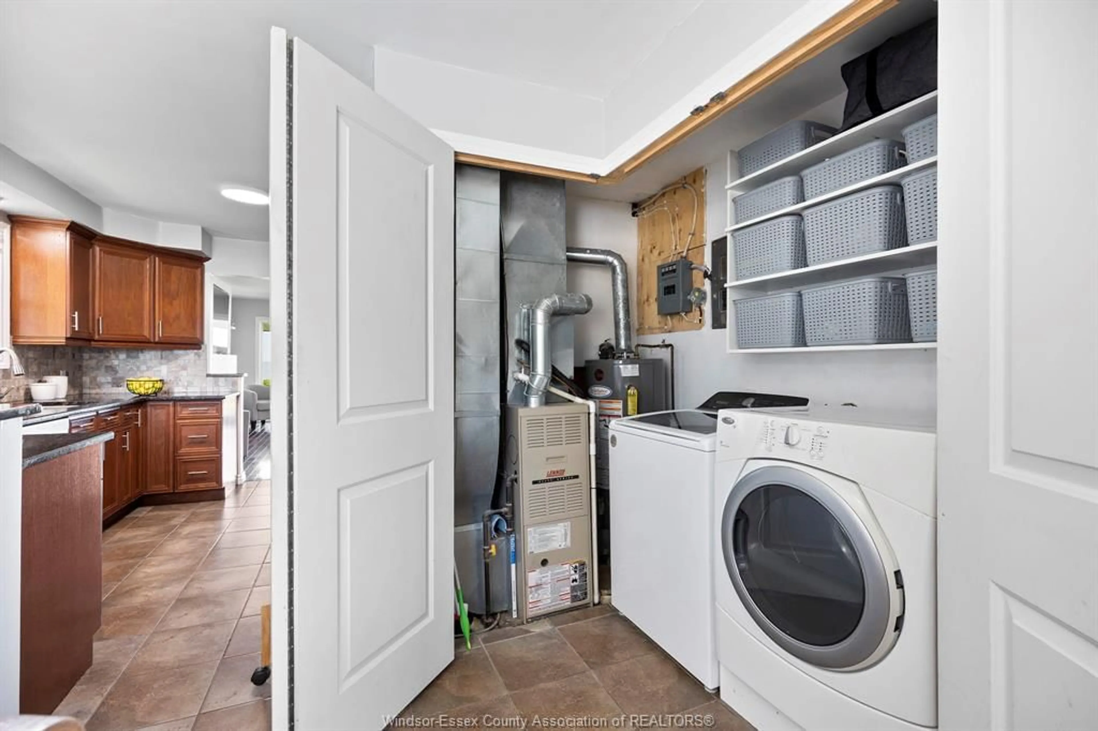 Laundry room for 451 CHARRON BEACH Rd, Lakeshore Ontario N8L 1J5