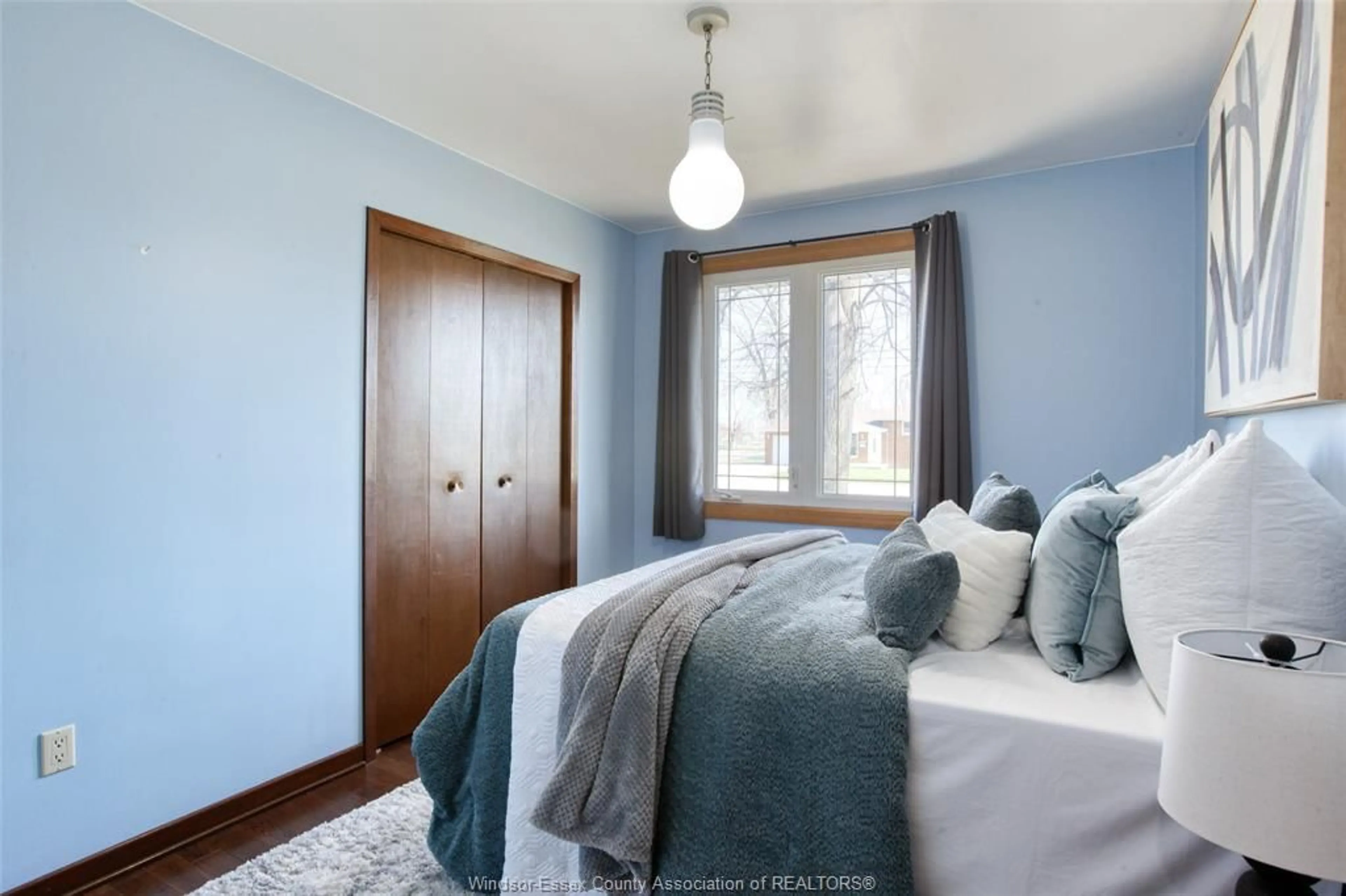 Bedroom with bed, unknown for 362 REAUME, LaSalle Ontario N9J 1B1