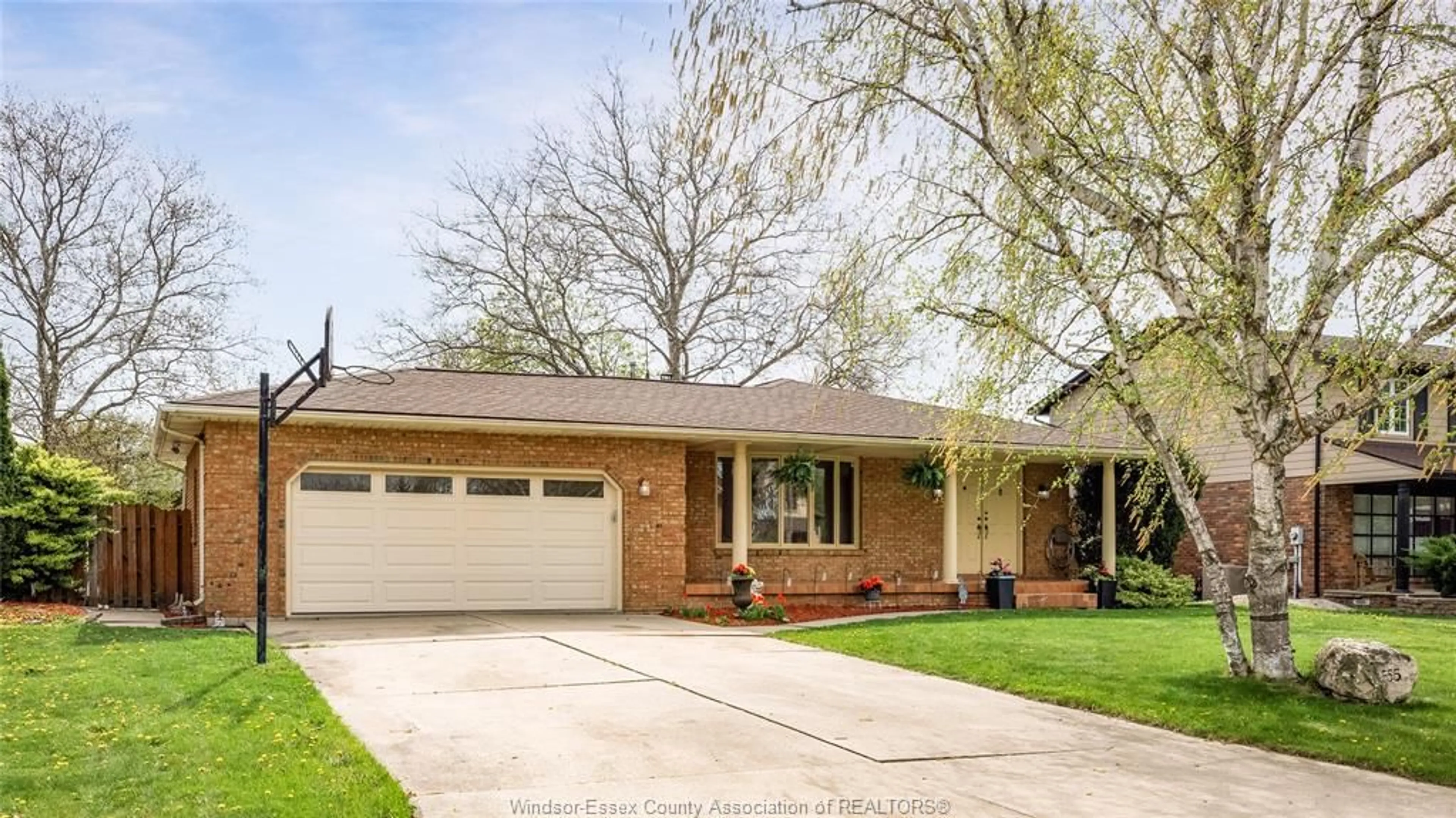Home with brick exterior material, street for 555 COLLIER Cres, Tecumseh Ontario N8N 3J4