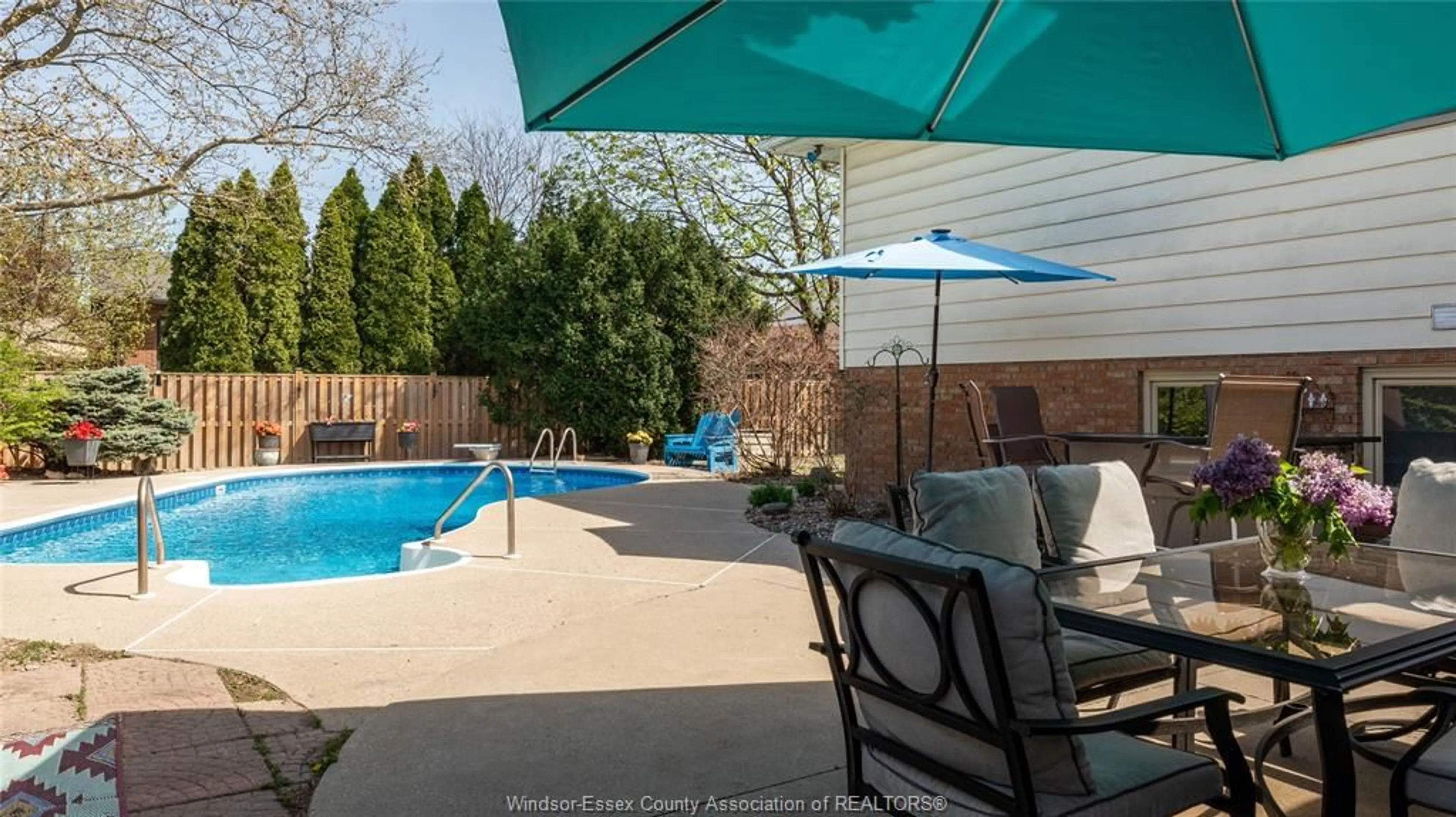 Patio, water/lake/river/ocean view for 555 COLLIER Cres, Tecumseh Ontario N8N 3J4