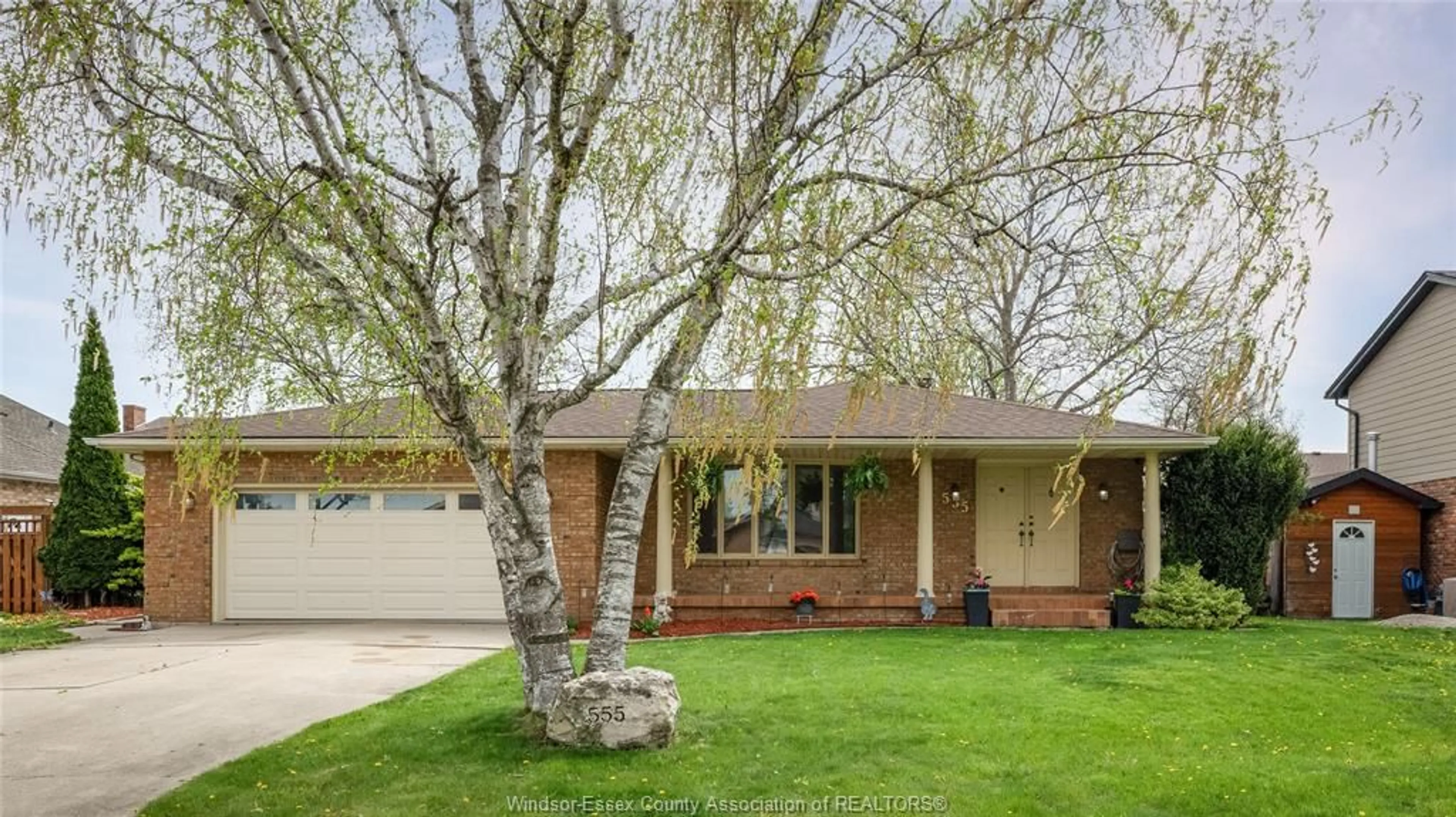 Home with brick exterior material, street for 555 COLLIER Cres, Tecumseh Ontario N8N 3J4