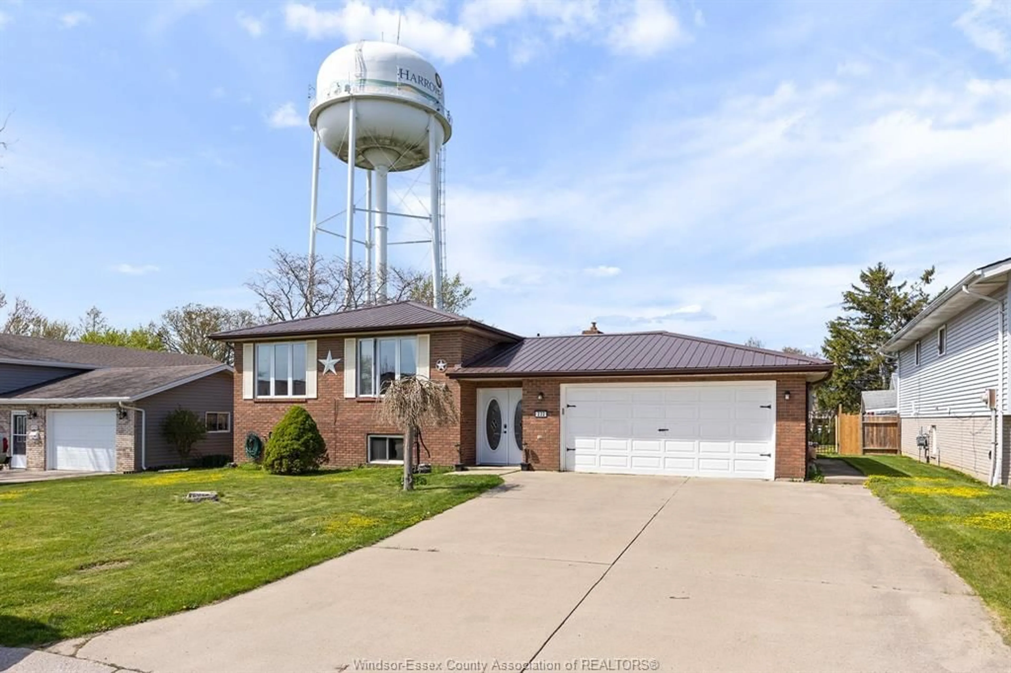 Home with brick exterior material, water/lake/river/ocean view for 232 MAPLE St, Harrow Ontario N0R 1G0