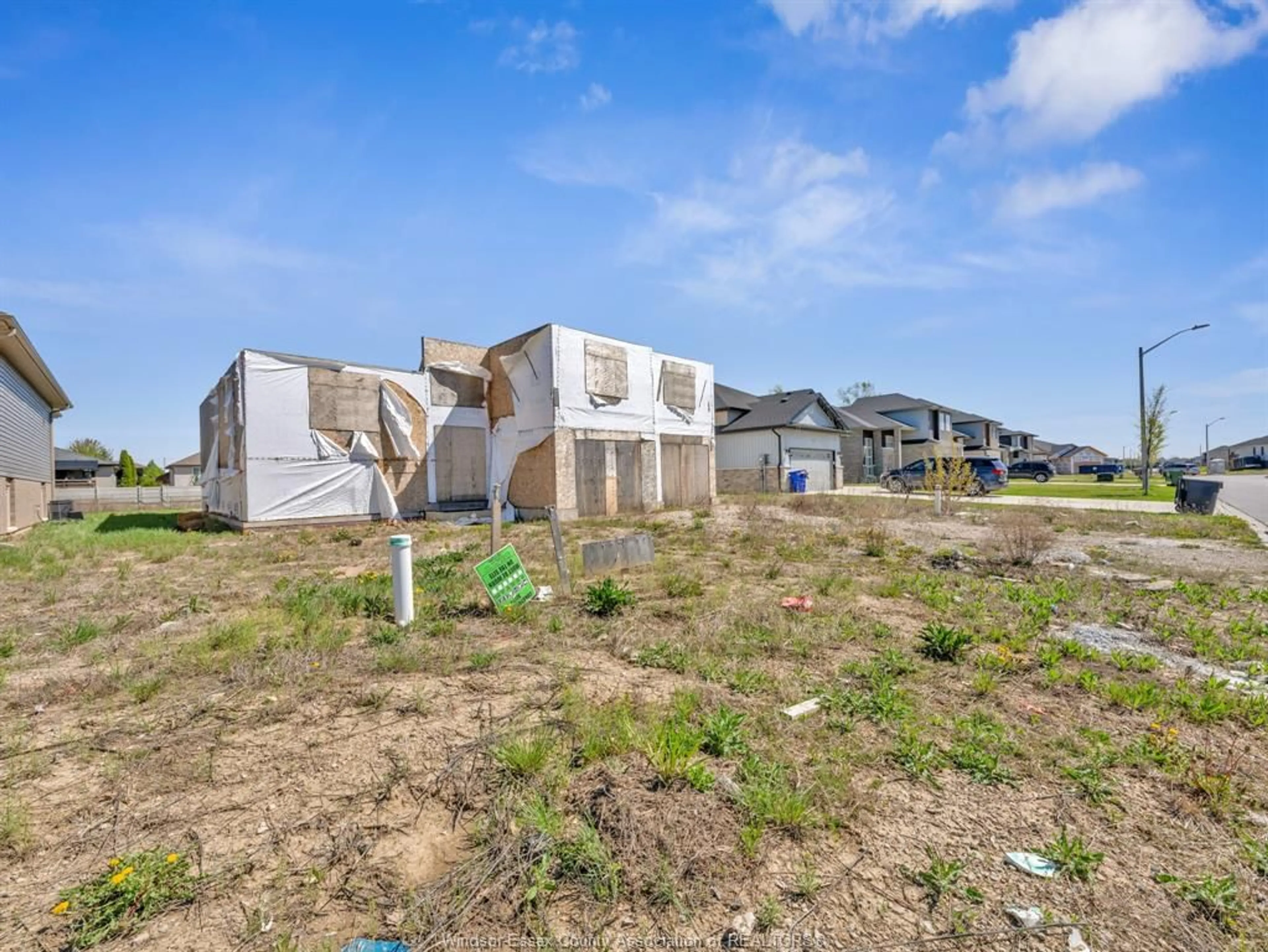 A pic from outside/outdoor area/front of a property/back of a property/a pic from drone, street for 28 NOBLE, Amherstburg Ontario N9V 0G8