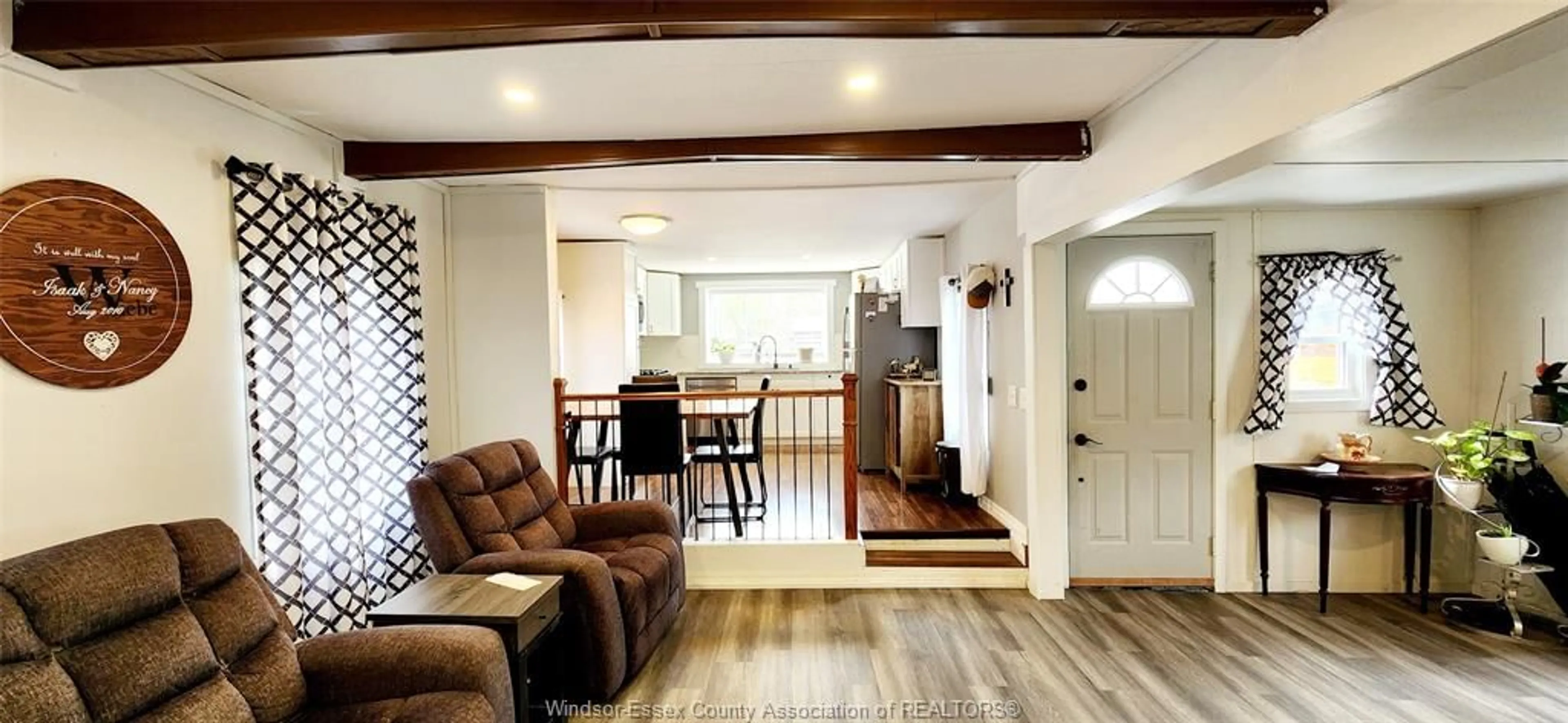 Living room with furniture, wood/laminate floor for 40 PARKSIDE Dr, McGregor Ontario N0R 1J0