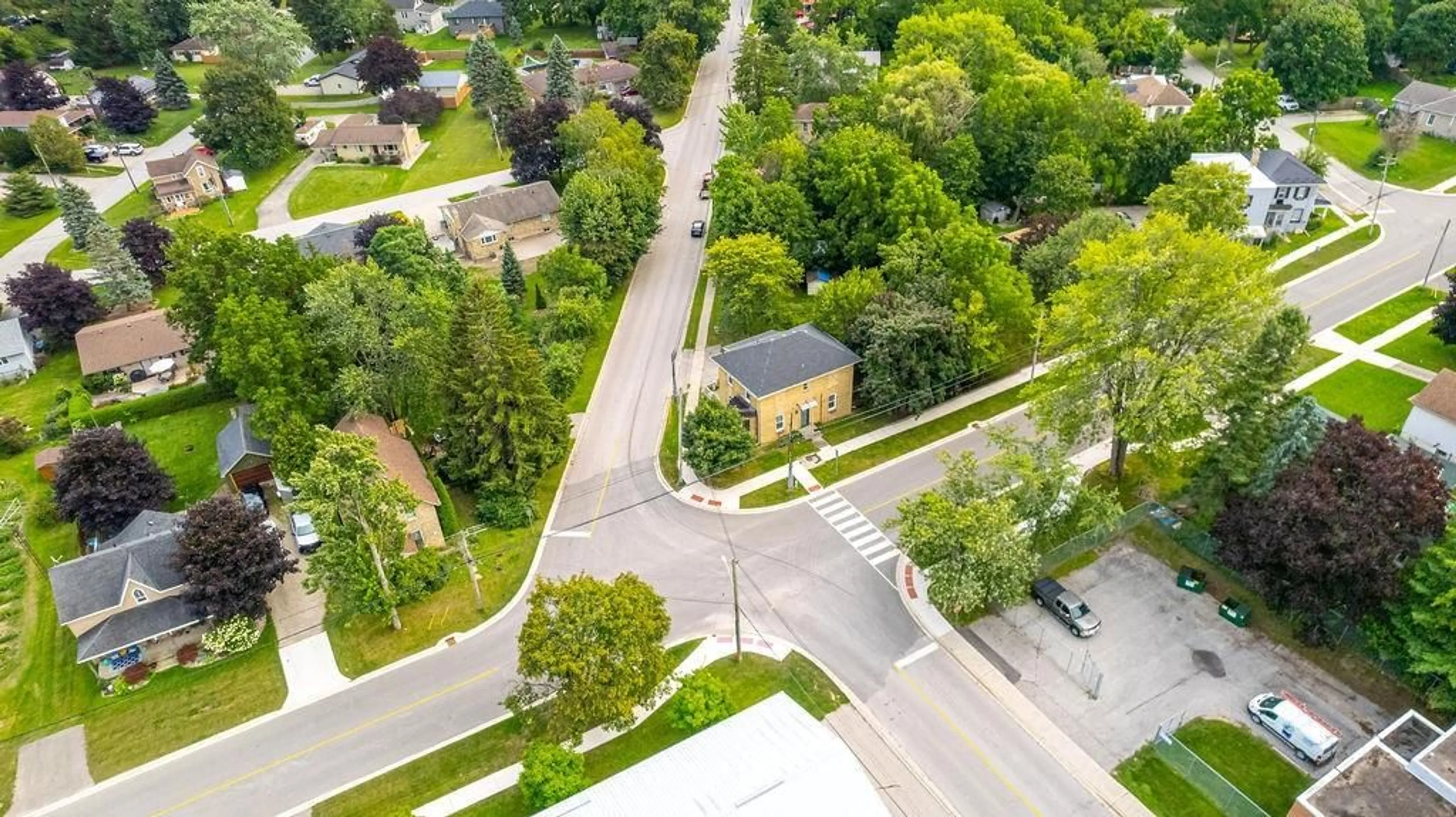 A pic from outside/outdoor area/front of a property/back of a property/a pic from drone, street for 41 BROADWAY St, Lambton Shores Ontario N0N 1J0