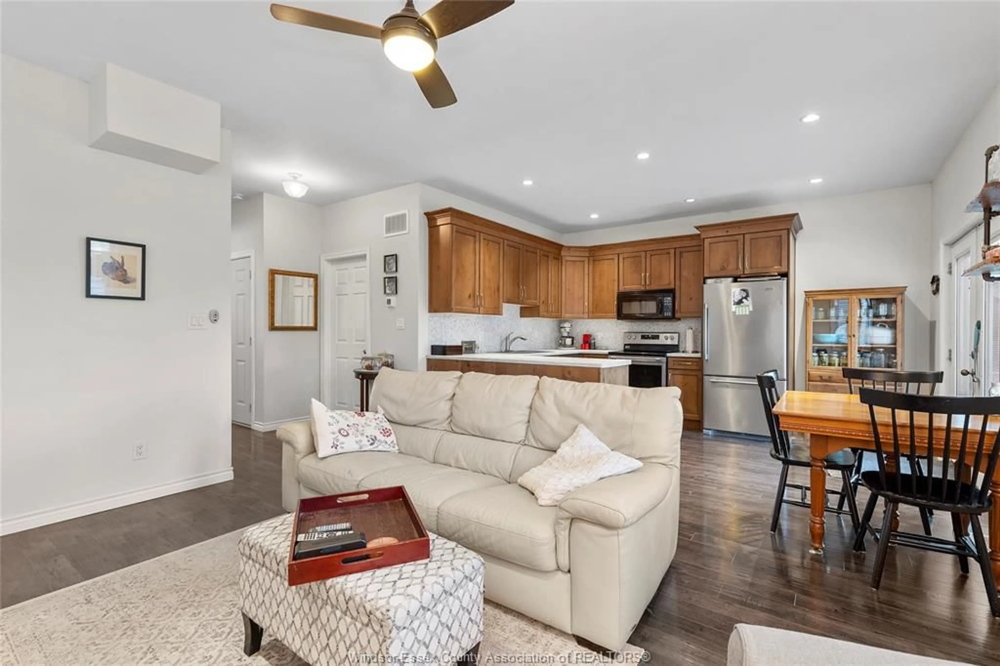 Open concept kitchen, unknown for 600 HERITAGE Rd, Kingsville Ontario N9Y 3B2