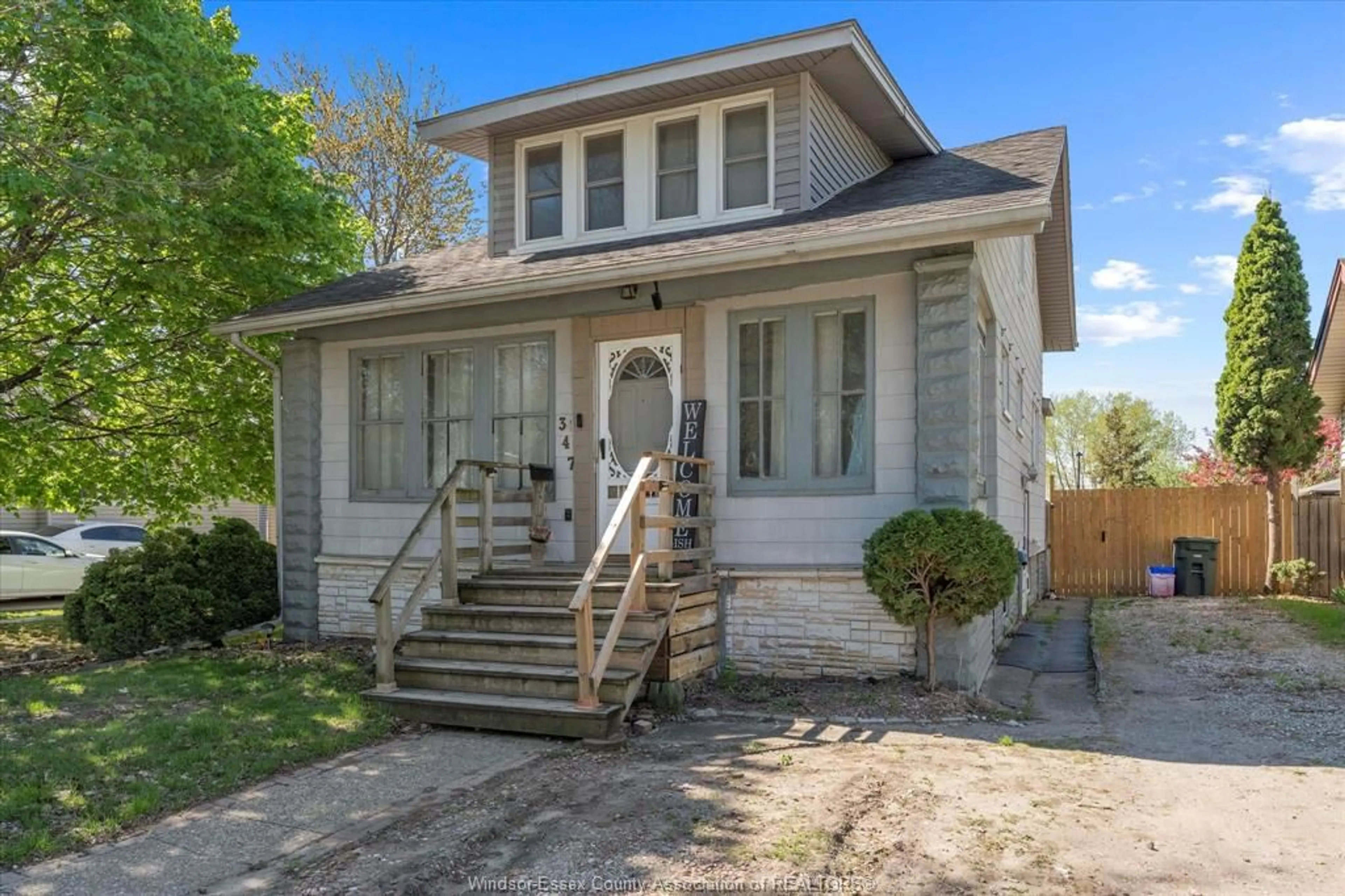 Unknown for 347 John B Ave, Windsor Ontario N9C 3G1