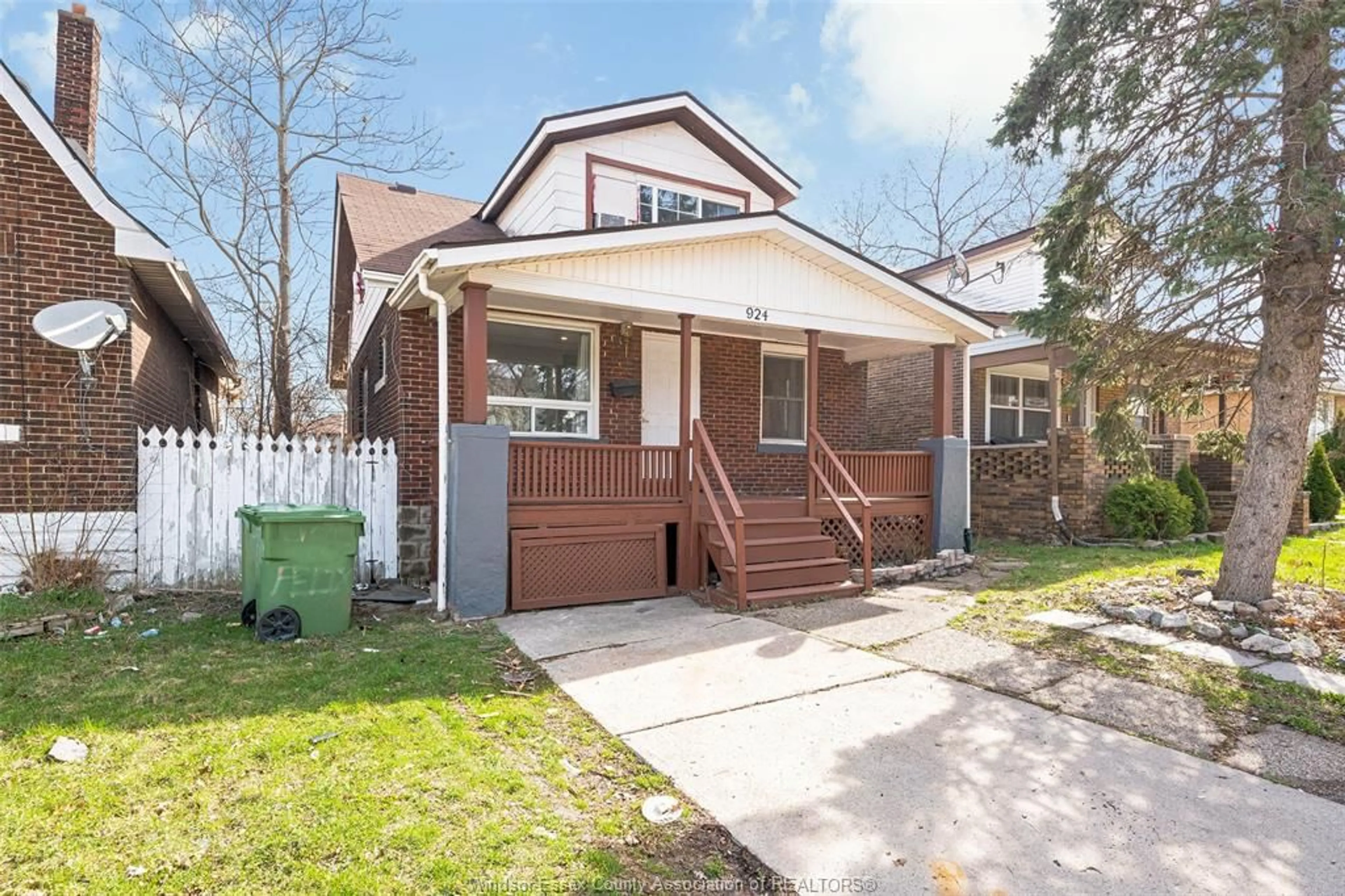 Home with brick exterior material, street for 924 FELIX Ave, Windsor Ontario N9C 3L3
