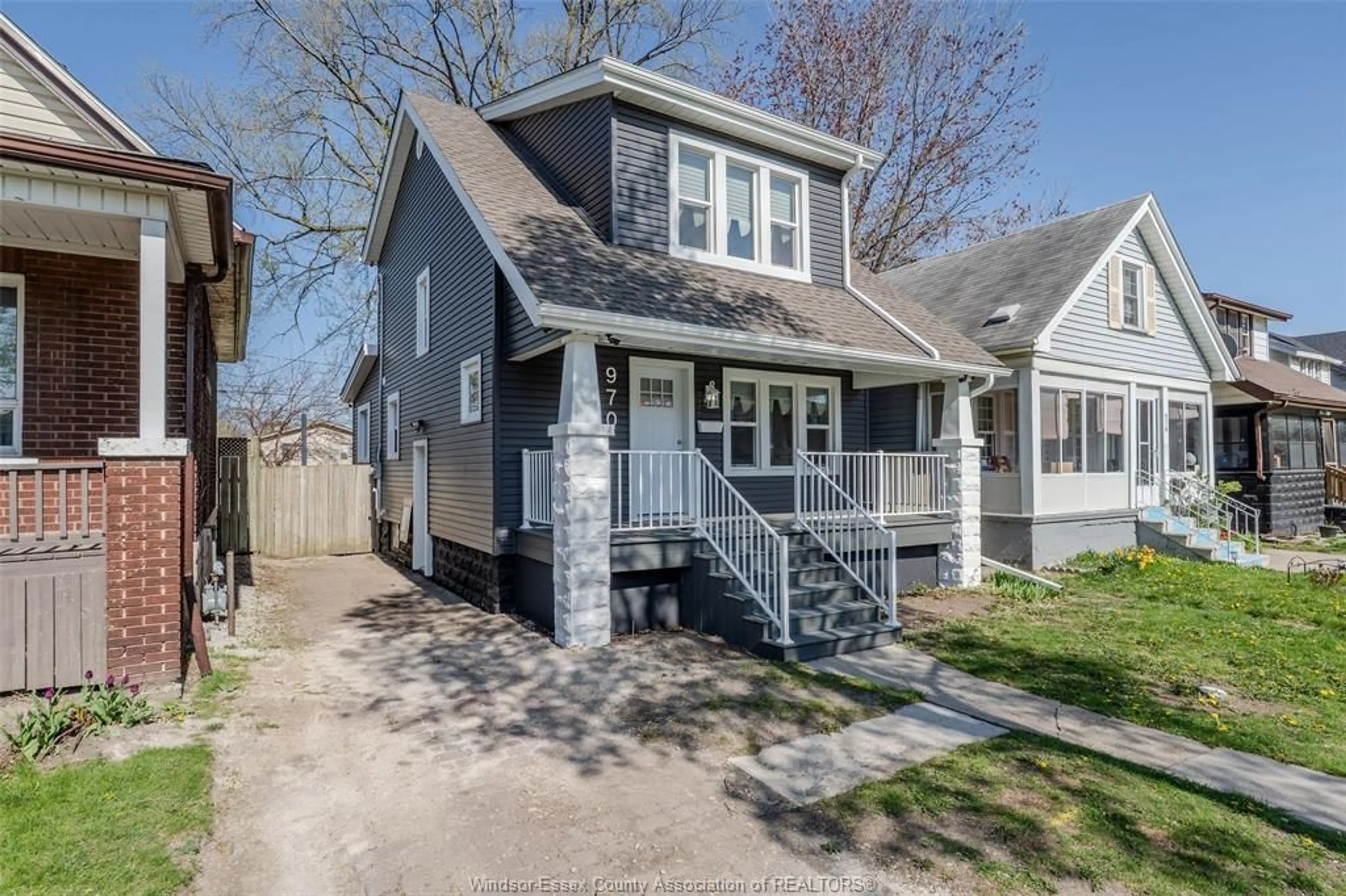 Unknown for 970 ELM Ave, Windsor Ontario N9A 5H5