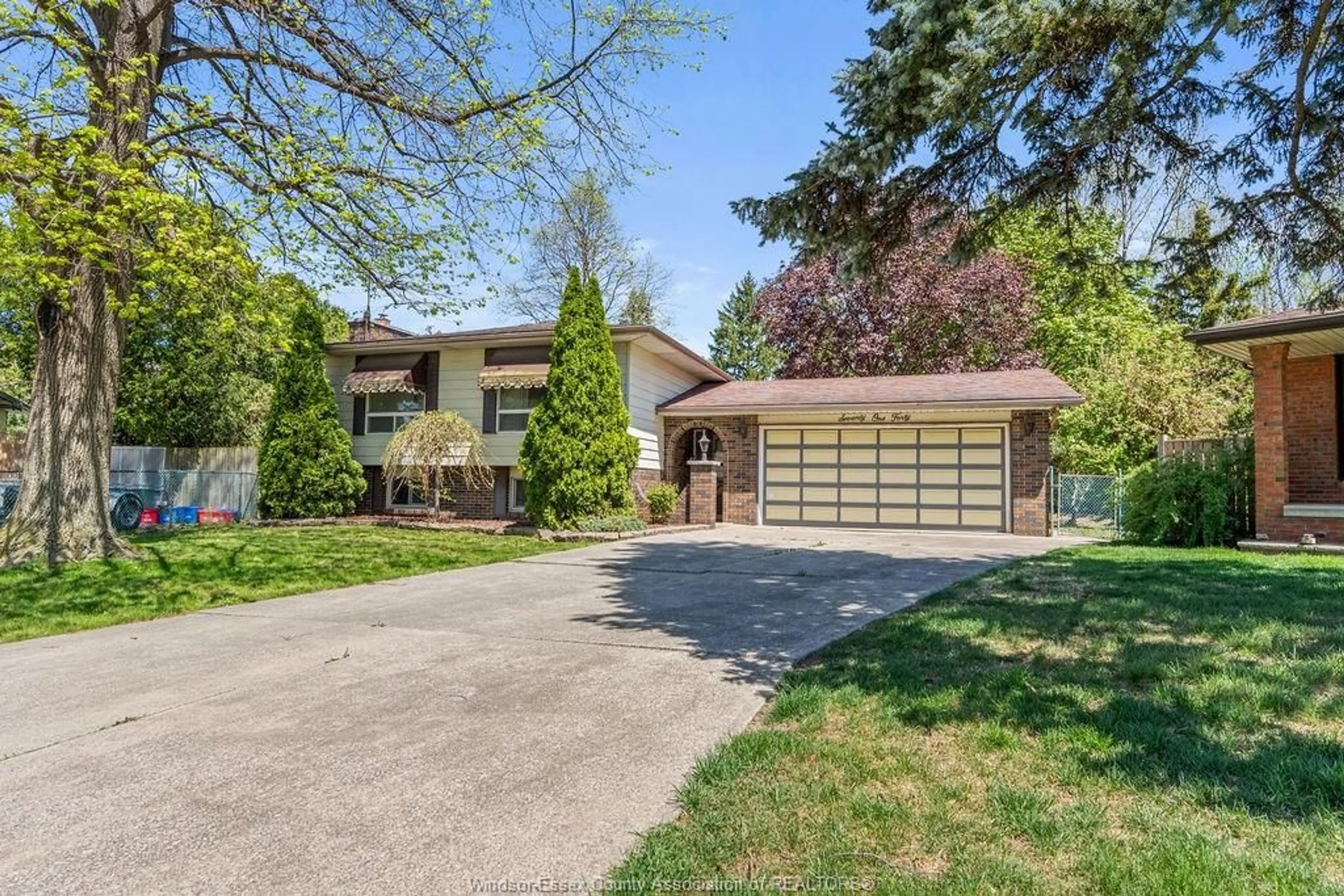Unknown for 7140 ISABELLE Crt, Windsor Ontario N8S 4J7