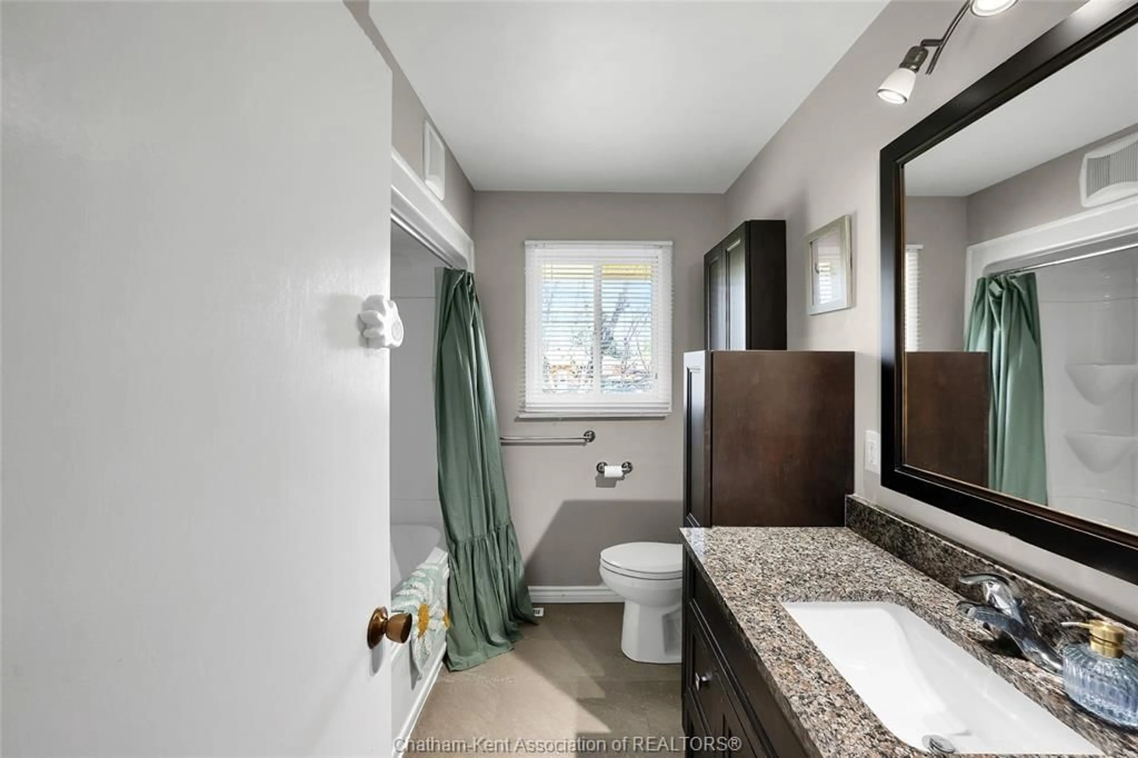 Standard bathroom, ceramic/tile floor for 94 St Michael Ave, Chatham Ontario N7M 3E6