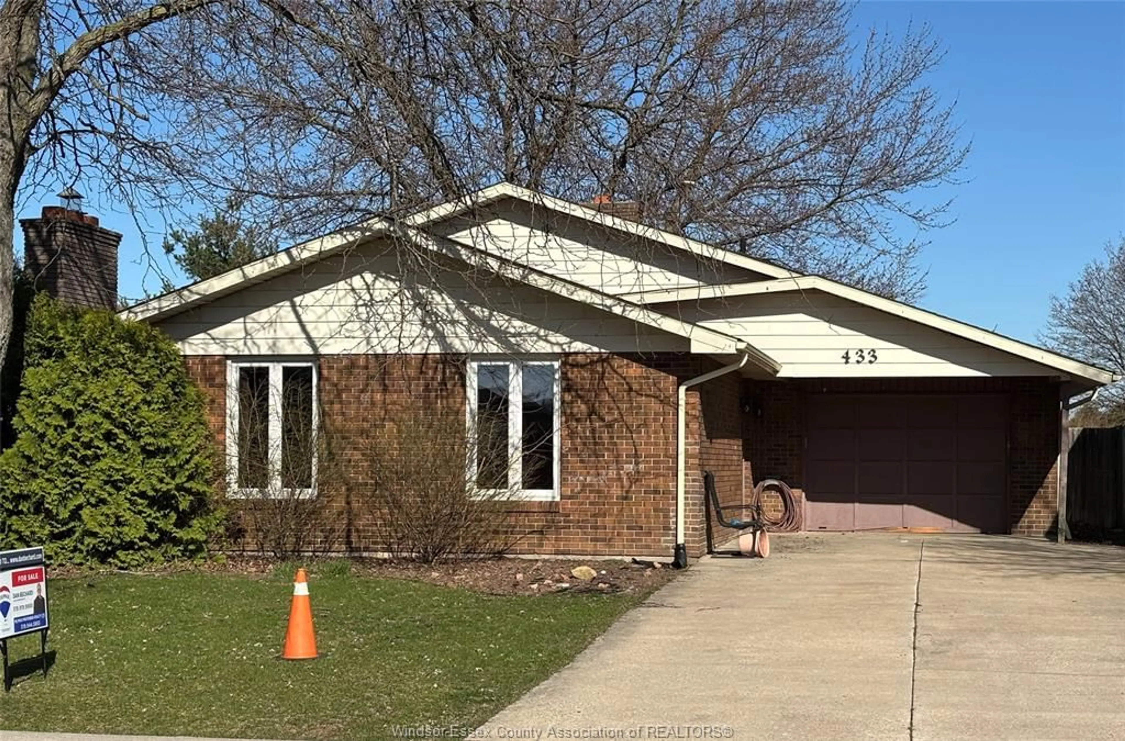 Home with brick exterior material, street for 433 CHAMPLAIN, Belle River Ontario N8L 0N4