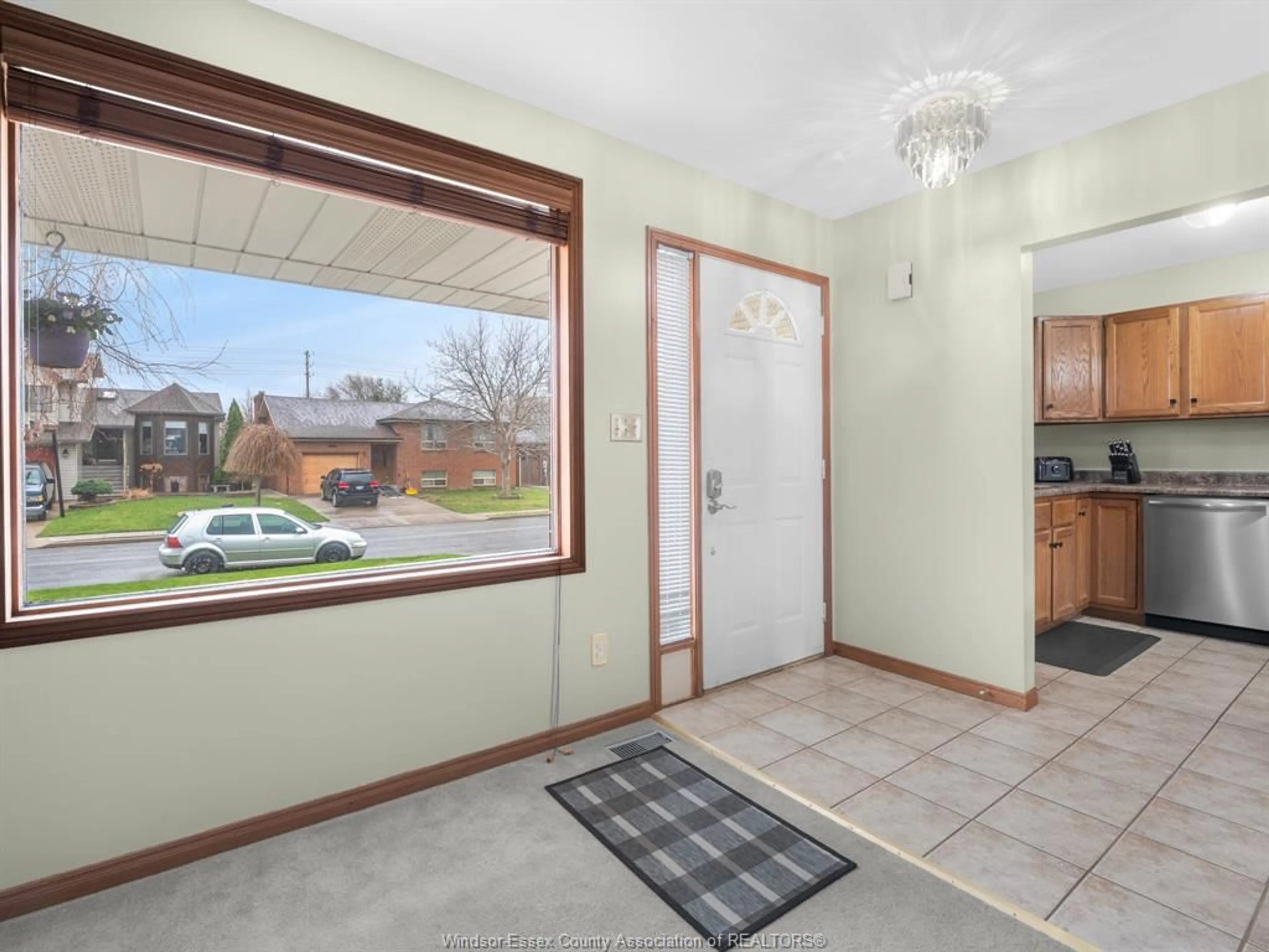 Indoor entryway for 1778 WINFIELD, LaSalle Ontario N9H 2H9