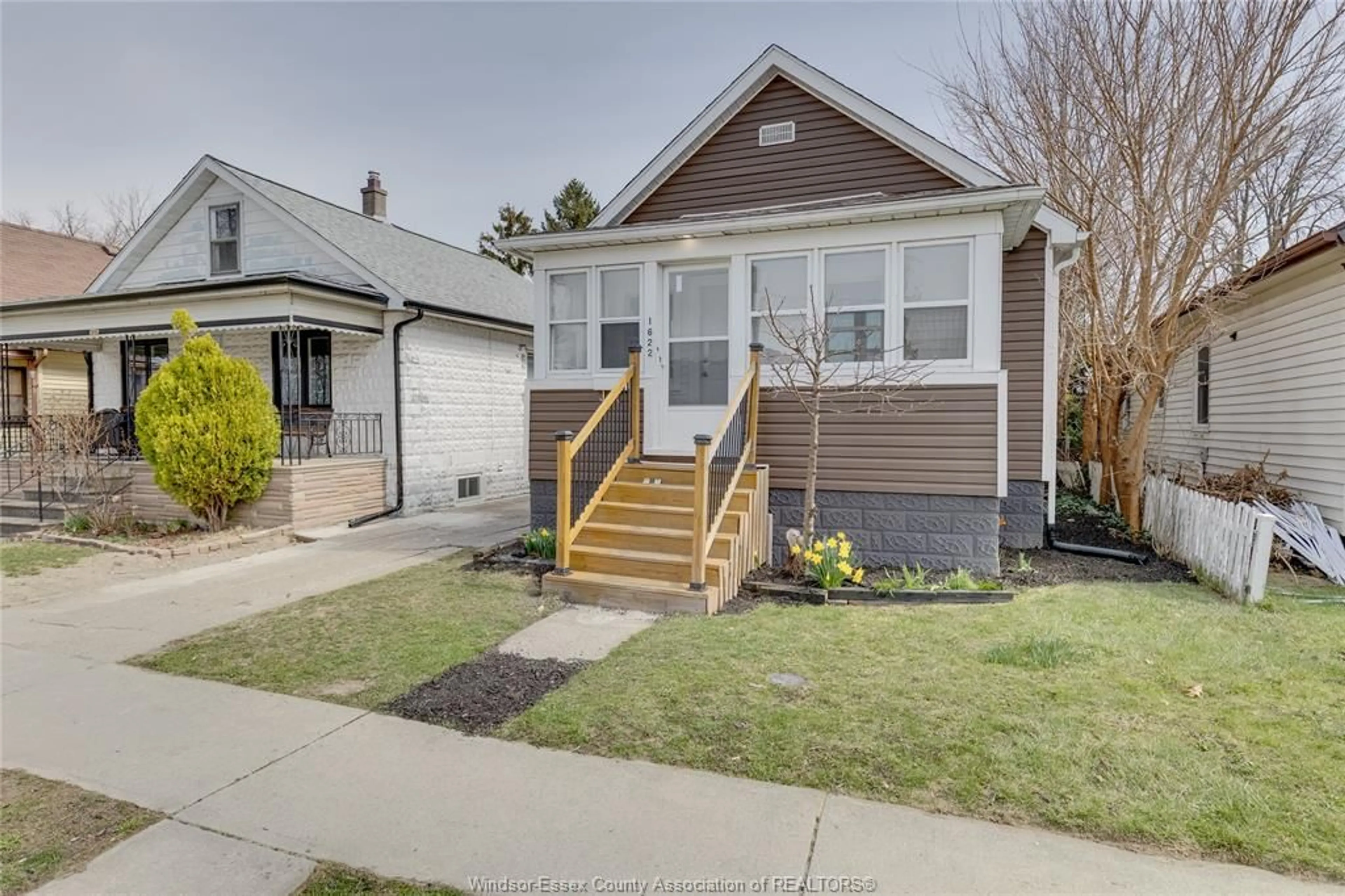 Home with vinyl exterior material, street for 1622 ALBERT Rd, Windsor Ontario N8Y 3R5