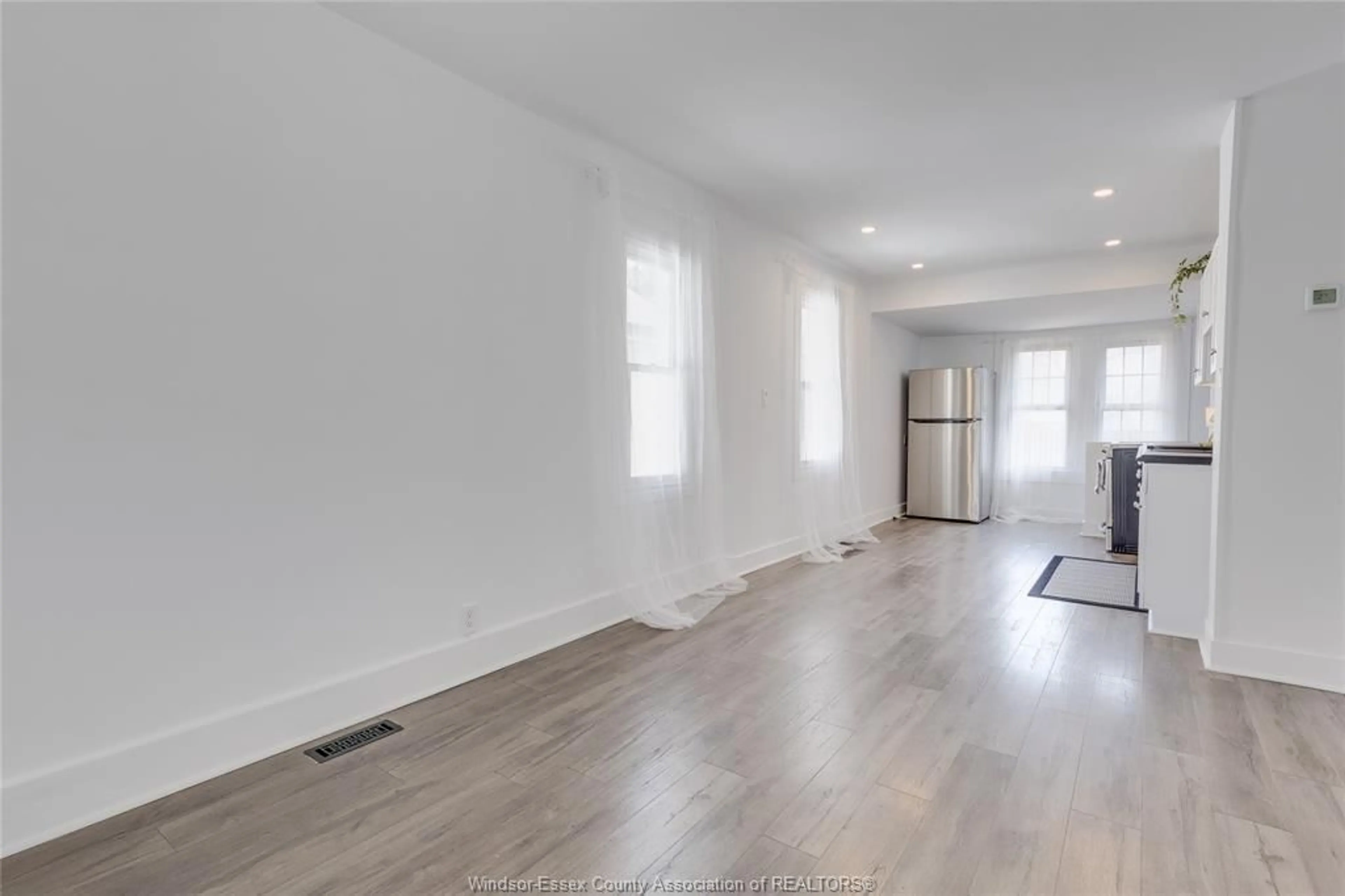A pic of a room for 1622 ALBERT Rd, Windsor Ontario N8Y 3R5