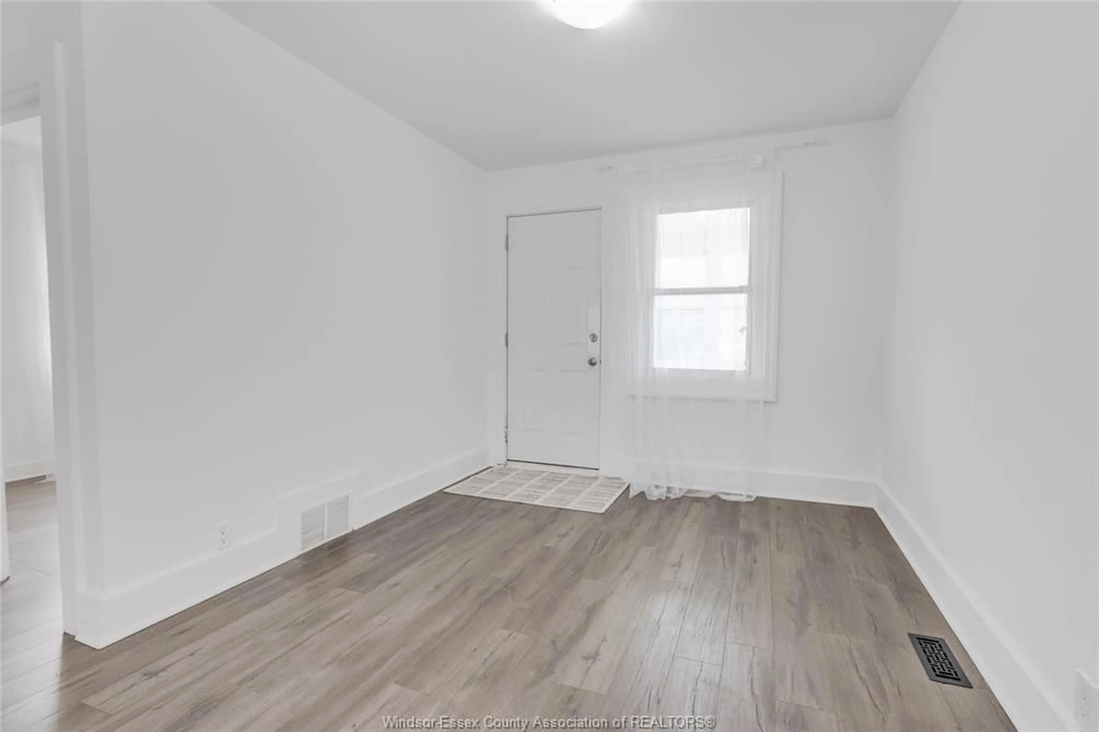 A pic of a room for 1622 ALBERT Rd, Windsor Ontario N8Y 3R5