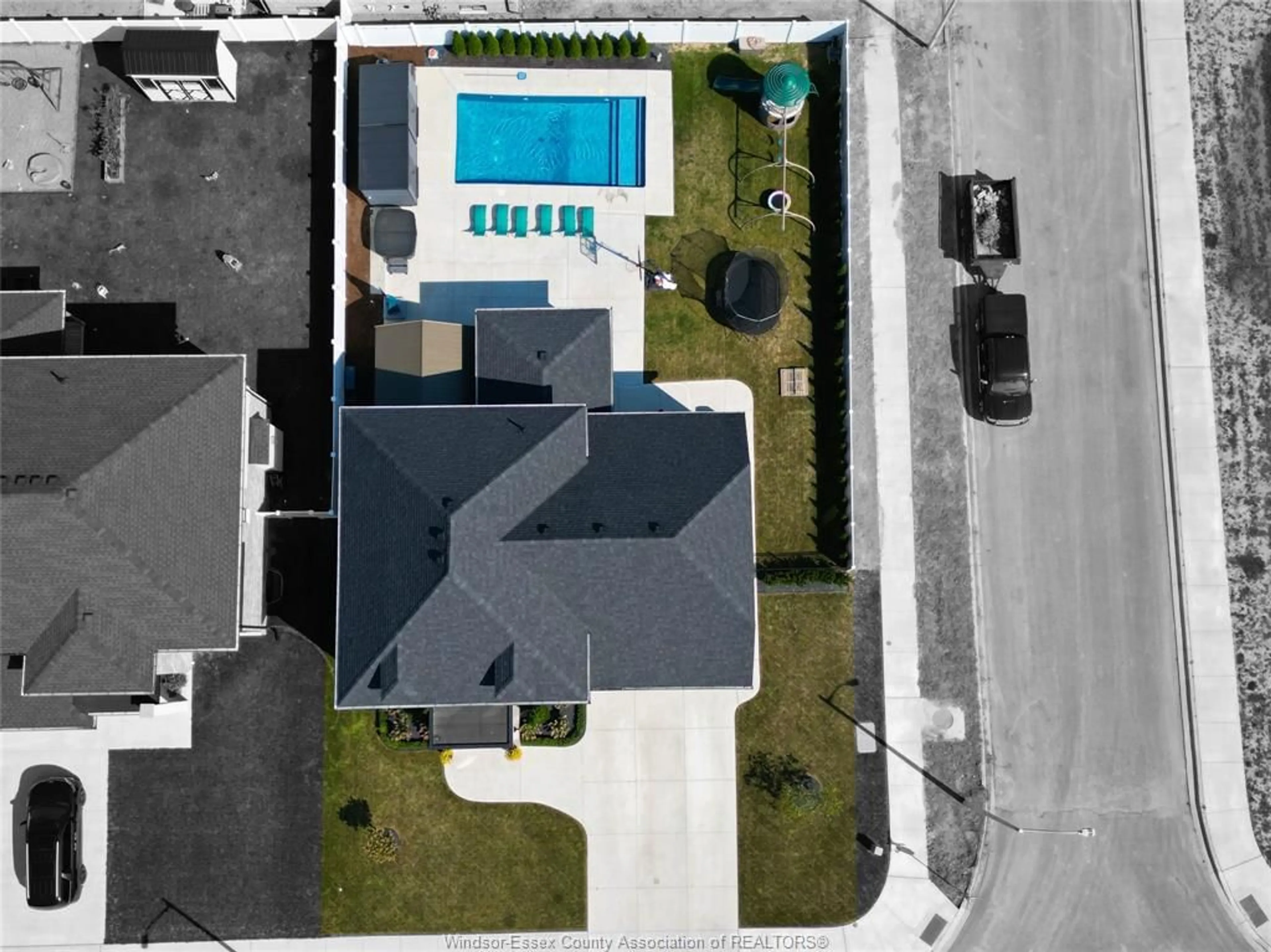 A pic from outside/outdoor area/front of a property/back of a property/a pic from drone, street for 1866 QUEENS VALLEY Dr, Kingsville Ontario N9Y 0G5