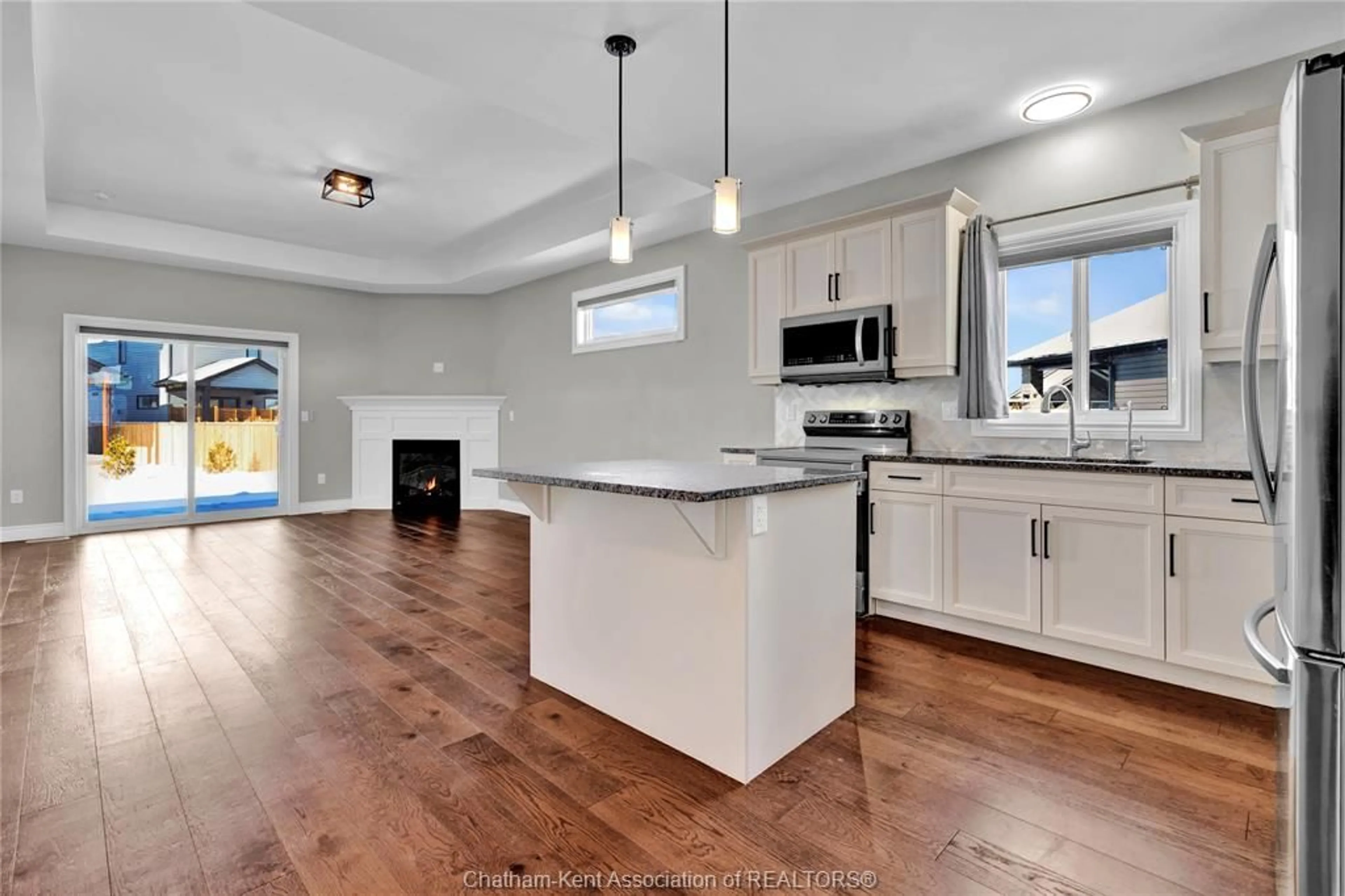 Open concept kitchen, unknown for 25 Champlain Crt, Chatham Ontario N7L 0A4