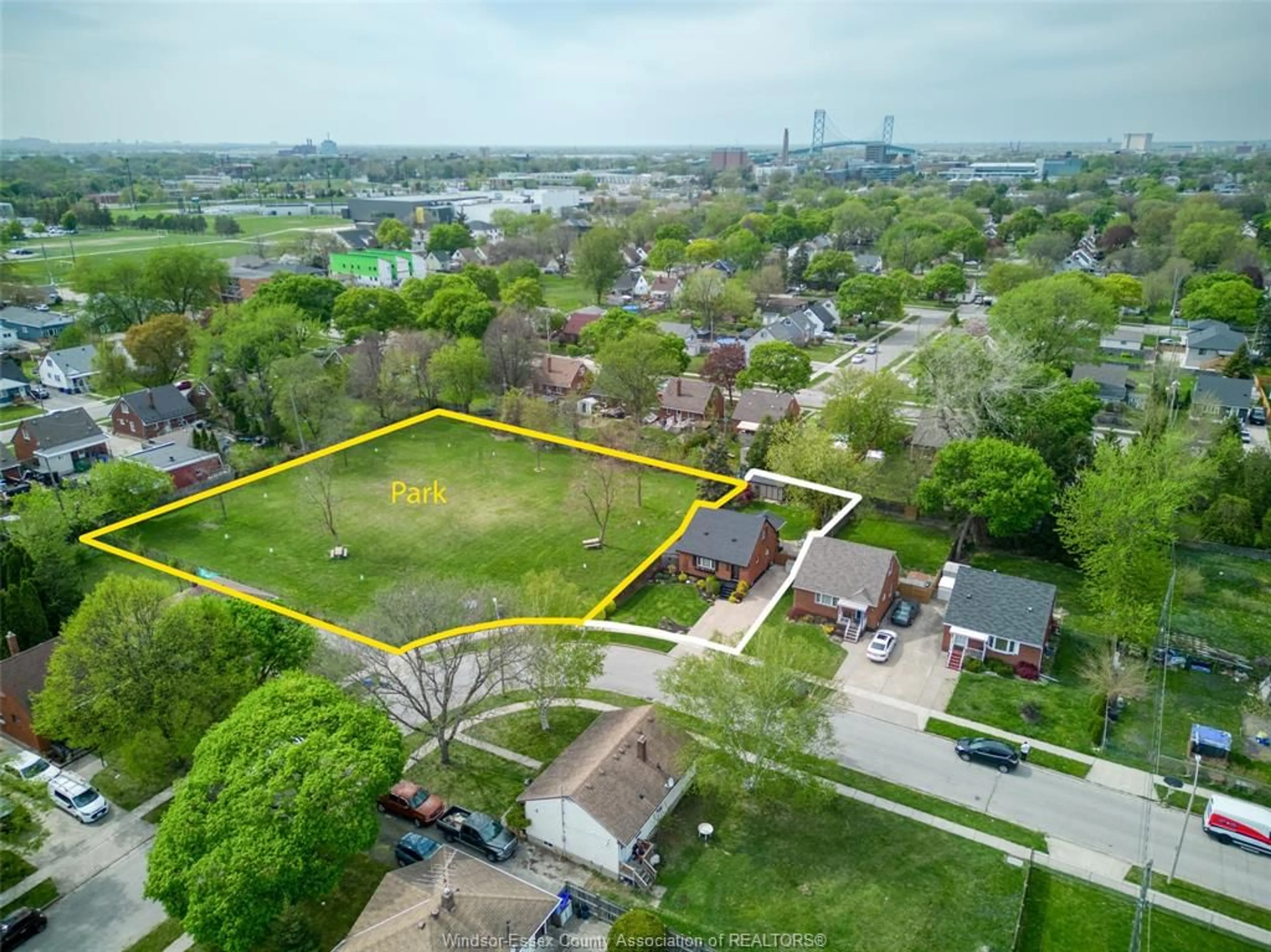A pic from outside/outdoor area/front of a property/back of a property/a pic from drone, unknown for 1231 TILSTON, Windsor Ontario N9B 3C6