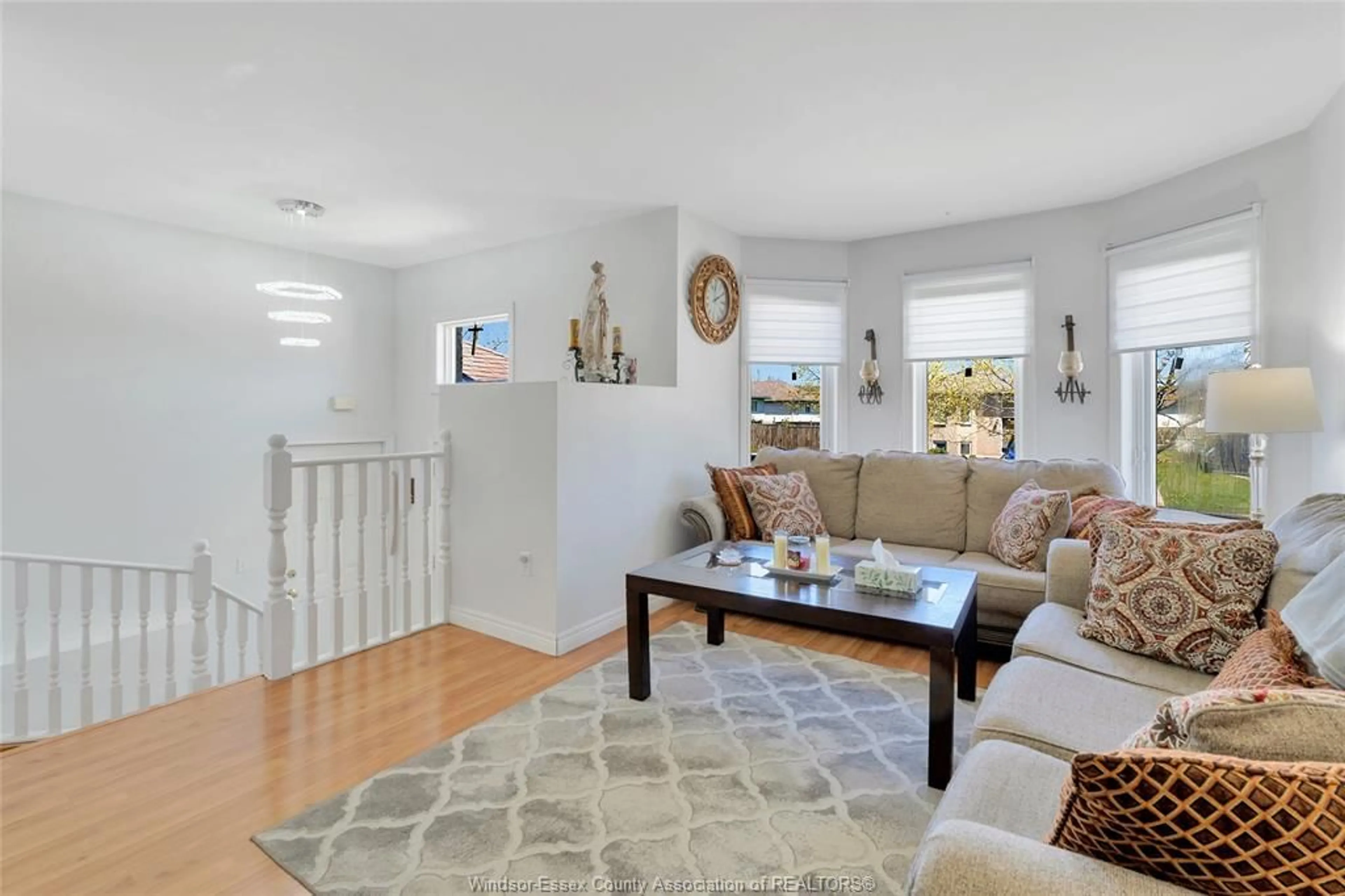 Living room with furniture, unknown for 3815 YELLOWOOD, Windsor Ontario N9E 4T2